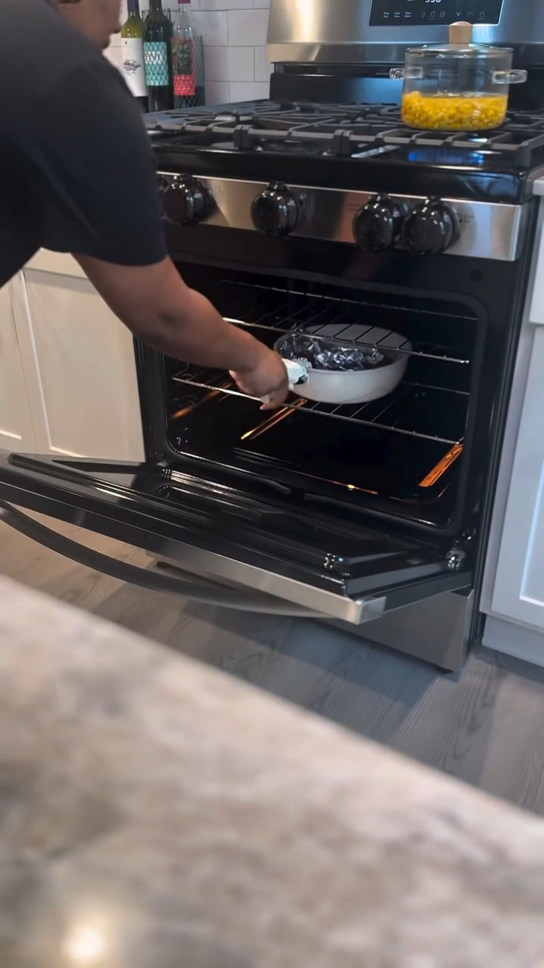 A realistic work from home routine as a mom 🤍✨

From getting the kids ready, to logging in for my 9–5, making my favorite matcha, and cooking a quick salmon + corn lunch… this is what my real day looks like working from home.

Balancing work, motherhood, and life isn’t always aesthetic — but we make it work 🫶🏽