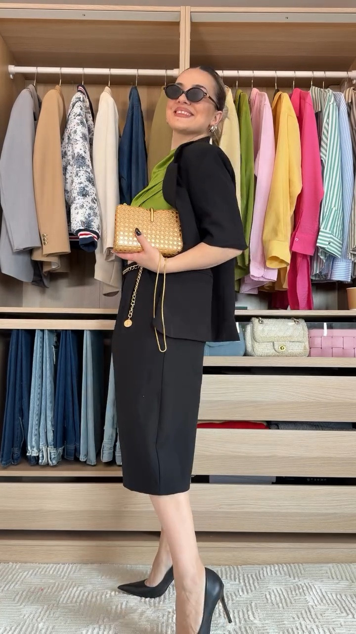 Simple, structured, and effortless 🤍
A classic black set is always my go to when I want to feel put together without overthinking it… and adding a pop of green just makes it feel fresh and a little more fun 💚



#LTKgrwm #LTKootd