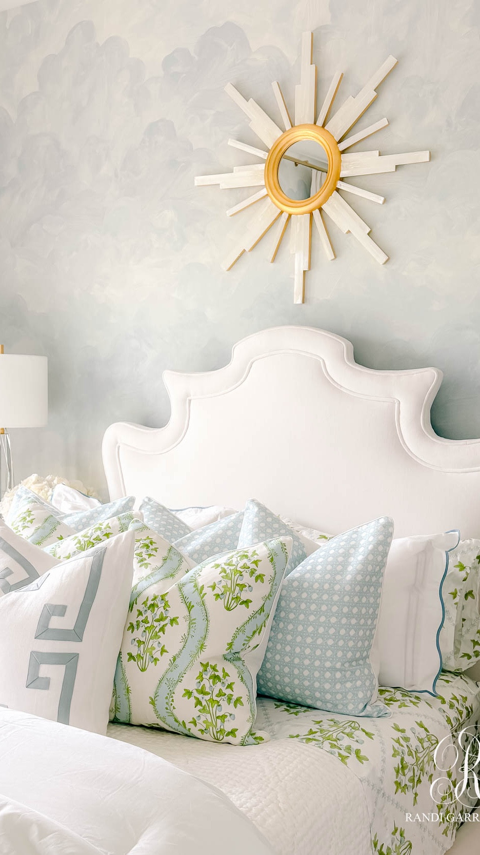 The most gorgeous sheets and throw pillows, bedding to welcome spring and summer into your bedrooms!


#LTKHome