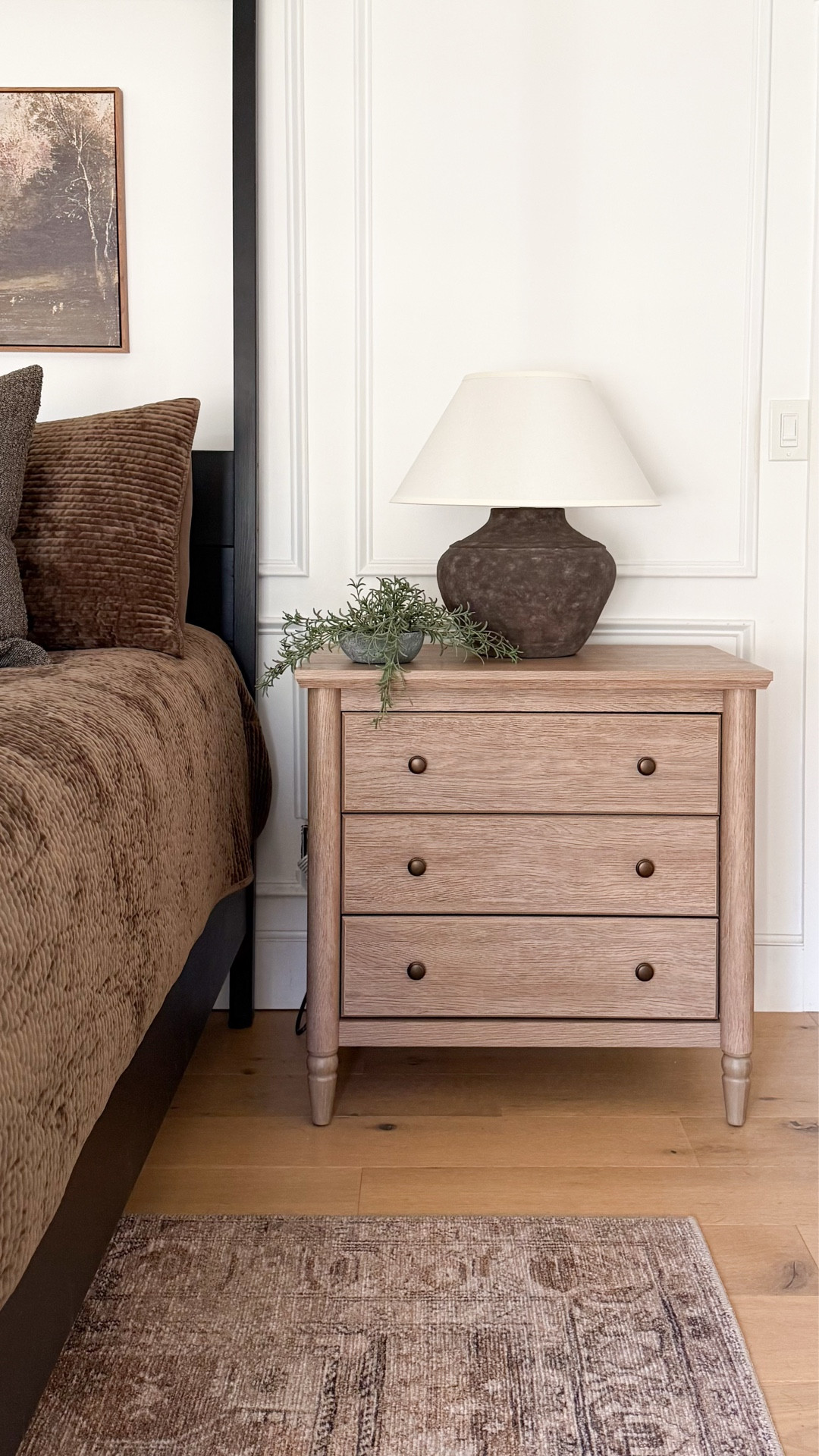 Modern design meets organic warmth with the most beautiful, earthy table lamp. This one was on my wishlist for quite some time and it was worth the wait. 🤎

#dpiahome #organicmodern #warmth #lighting #nightstand #bedding #arearug #mcgeeandco #warm #inviting


#LTKHome #LTKSaleAlert #LTKstorytime