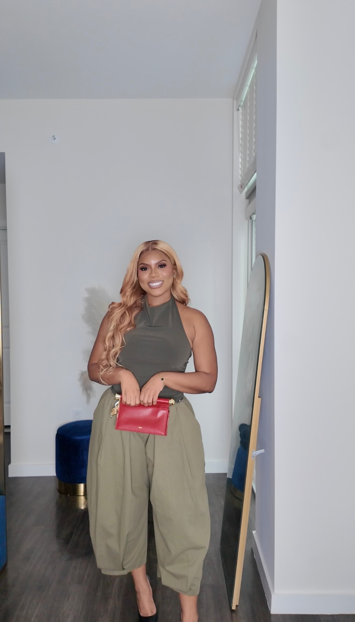 This outfit is perfect for fall. I’m wearing a medium in everything. 

#LTKFindsUnder100 #LTKMidsize #LTKStyleTip