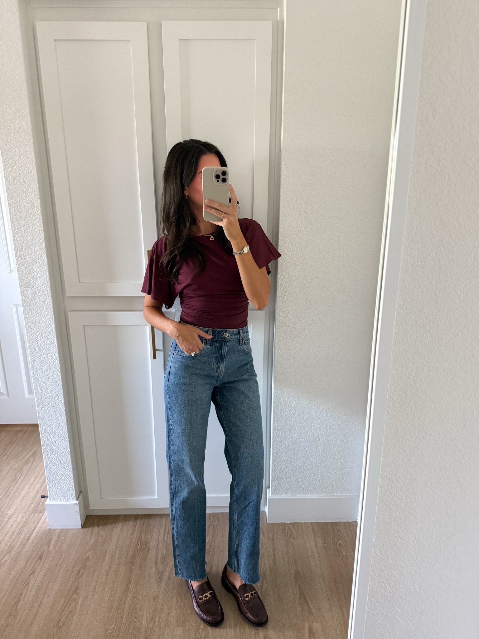 My Abercrombie code AFCASSIE stacks on top of the huge sale for an extra 15% off!

I am 5’7” and wear a size XS in tops and dresses at Abercrombie, and size 25 regular length in jeans! I am wearing their Classic style in all of these jeans except for the 90s Relaxed Jeans and 90s Straight Jeans, which are in Curve Love!