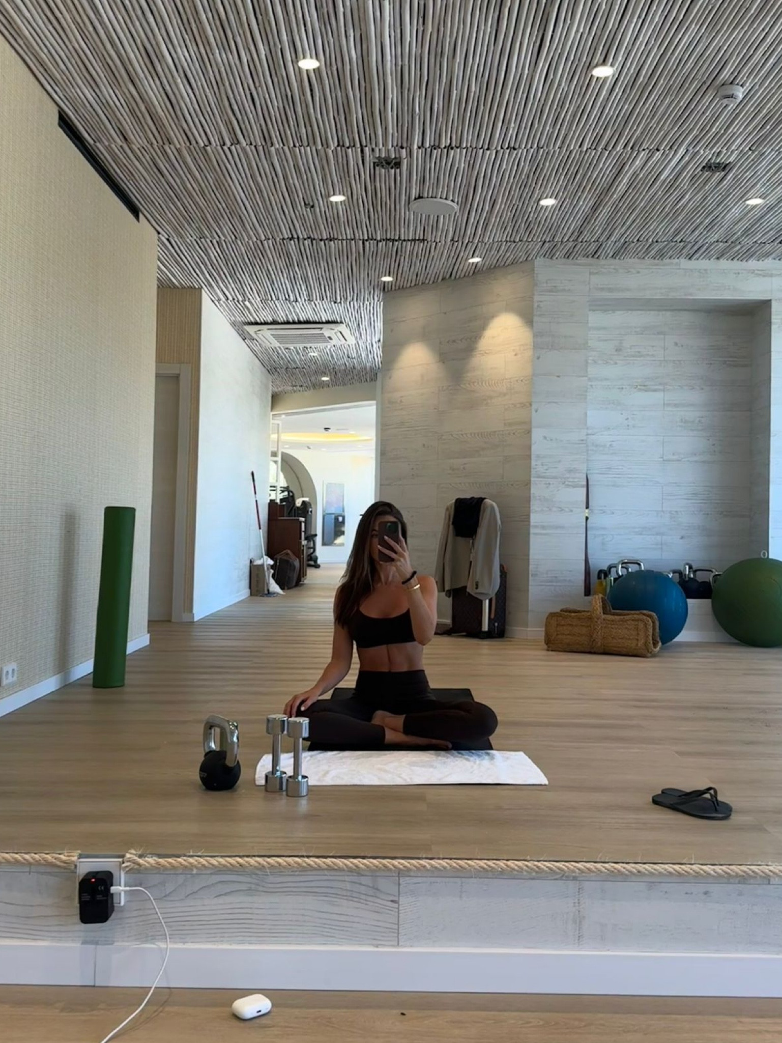 Alo airlift set, gym outfit, gym set, all black gym outfit, yoga set 

#LTKstyletip #LTKuk #LTKsummer