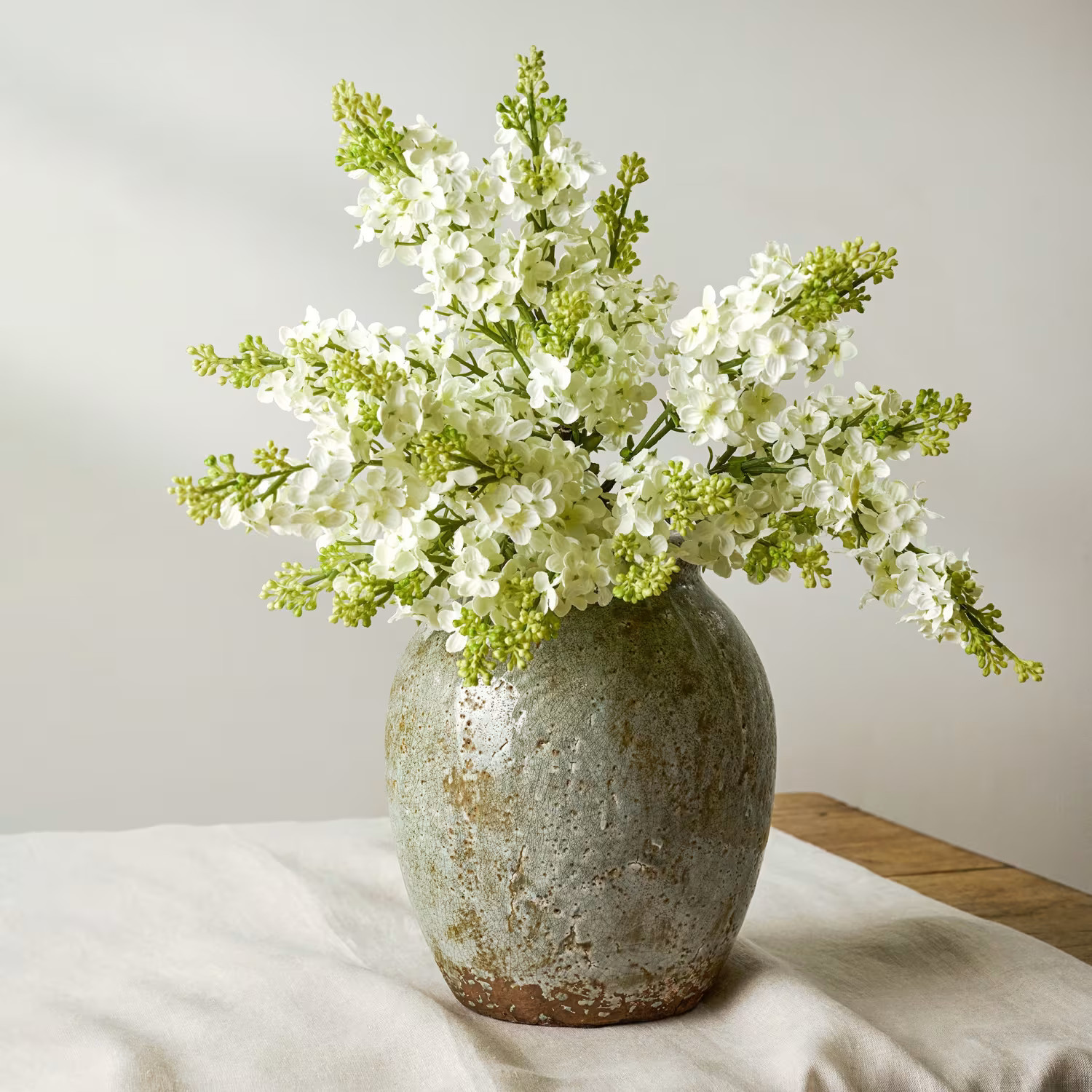Skye Vase + White Lilac Bundle Pairing | Magnolia