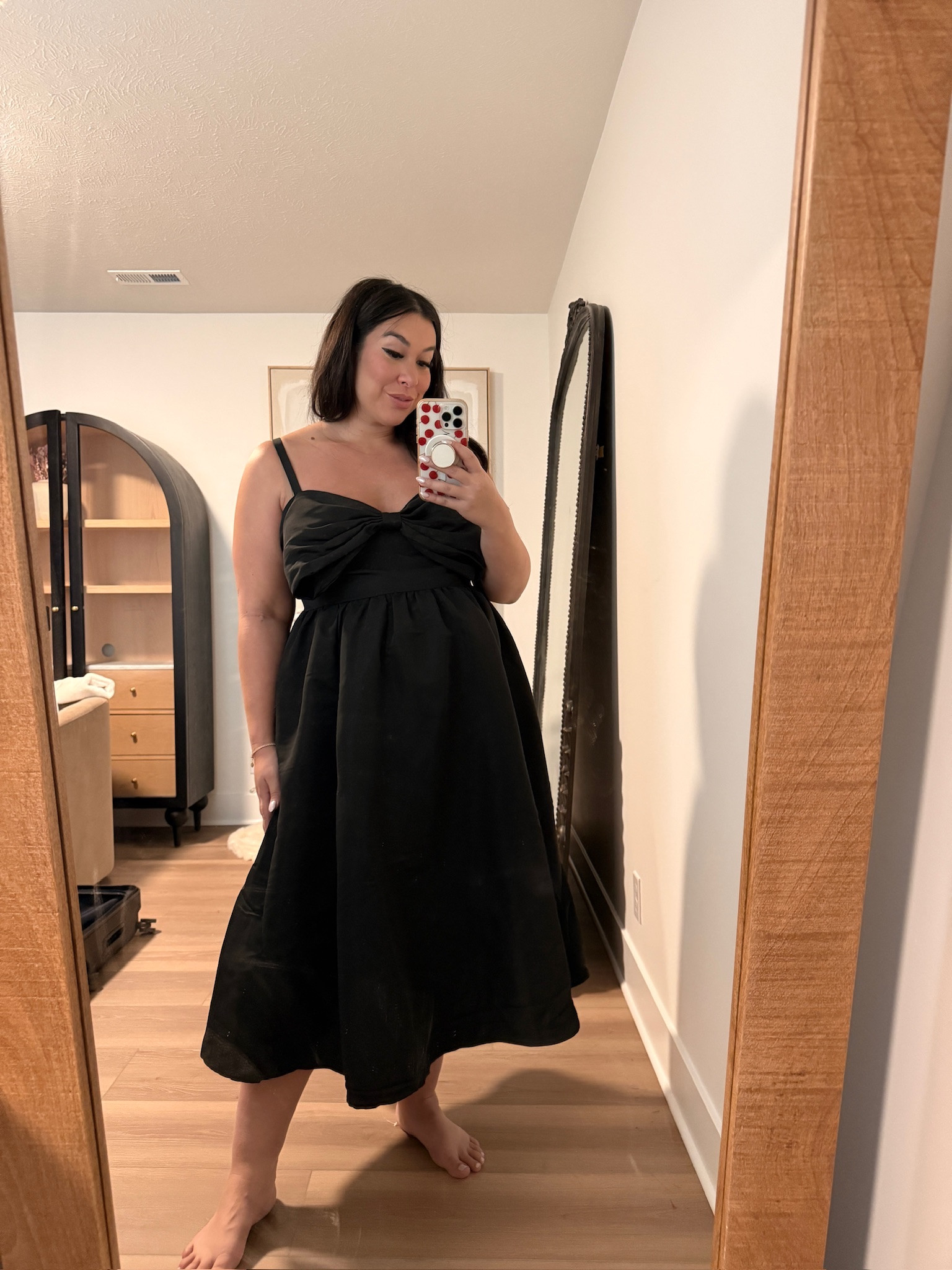 Midsize holiday outfit! Wearing a size 1X
-
-
-
Holiday party outfit, velvet dress, sequins, holiday trends

#LTKMidsize #LTKHoliday