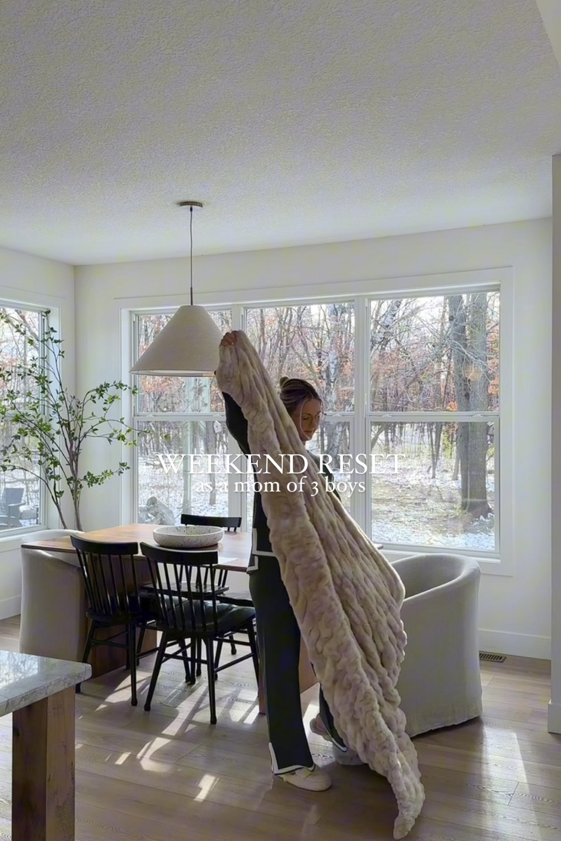 As a mom of three boys, here’s how I tackle my weekend reset:

1️⃣ Declutter the chaos – toys, shoes, and random snacks, all in their place.
2️⃣ Quick clean – vacuum, wipe down surfaces, and freshen up the rooms.
3️⃣ Clean out the fridge – toss the leftovers, wipe shelves, and make room for the week ahead.
4️⃣ Grocery run – restock snacks, meal essentials, and all the favorites.
5️⃣ Laundry load – because it never ends!
6️⃣ Prep for the week – organize backpacks, meals, and schedules.
7️⃣ Self-care moment – a cup of coffee and a deep breath to recharge.
.
.
.
.
#weekendreset #cleaningmotivation #neutralhome #simplehomestyle #cleanwithme #declutteryourhome #letsreset #boymom #cleaning #simpleliving