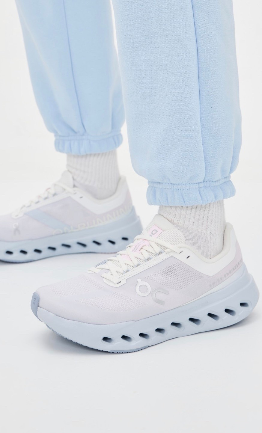 Sneakers 
New Balance sneakers 
On Running sneakers 

#LTKActive #LTKfitnessgoals