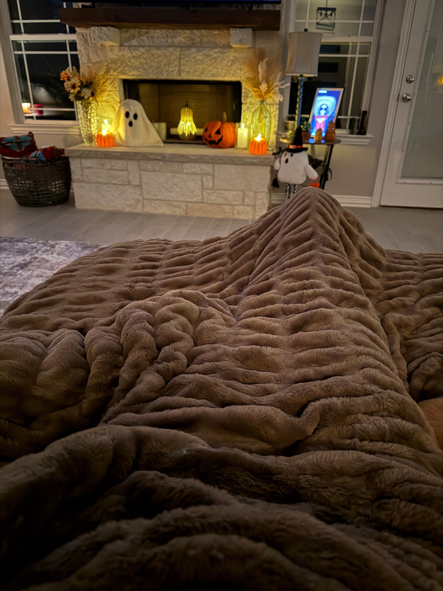 ✨ Blanket update ✨ Yes… I ordered another Dreamer Blanket from Comfrt and I have zero regrets. 🤎 This is hands-down one of the best purchases I’ve ever made. I already had the medium size and loved it so much that I had to grab the large. The medium comes in more color options, but the large is just next-level cozy.

It’s the softest, most luxurious blanket you’ll ever wrap up in one of those splurges you’ll never regret. Perfect for fall + winter nights, cozy movie marathons, or just living your best comfy life. 🛋️

You can shop both the medium + large sizes right here ⬇️

#LTKhome #LTKfall #LTKliving #cozyhomefinds #blanketseason


#LTKHome #LTKSeasonal