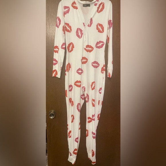 Kisses Print Sz-large CBR Brand Pj Onsie | Poshmark