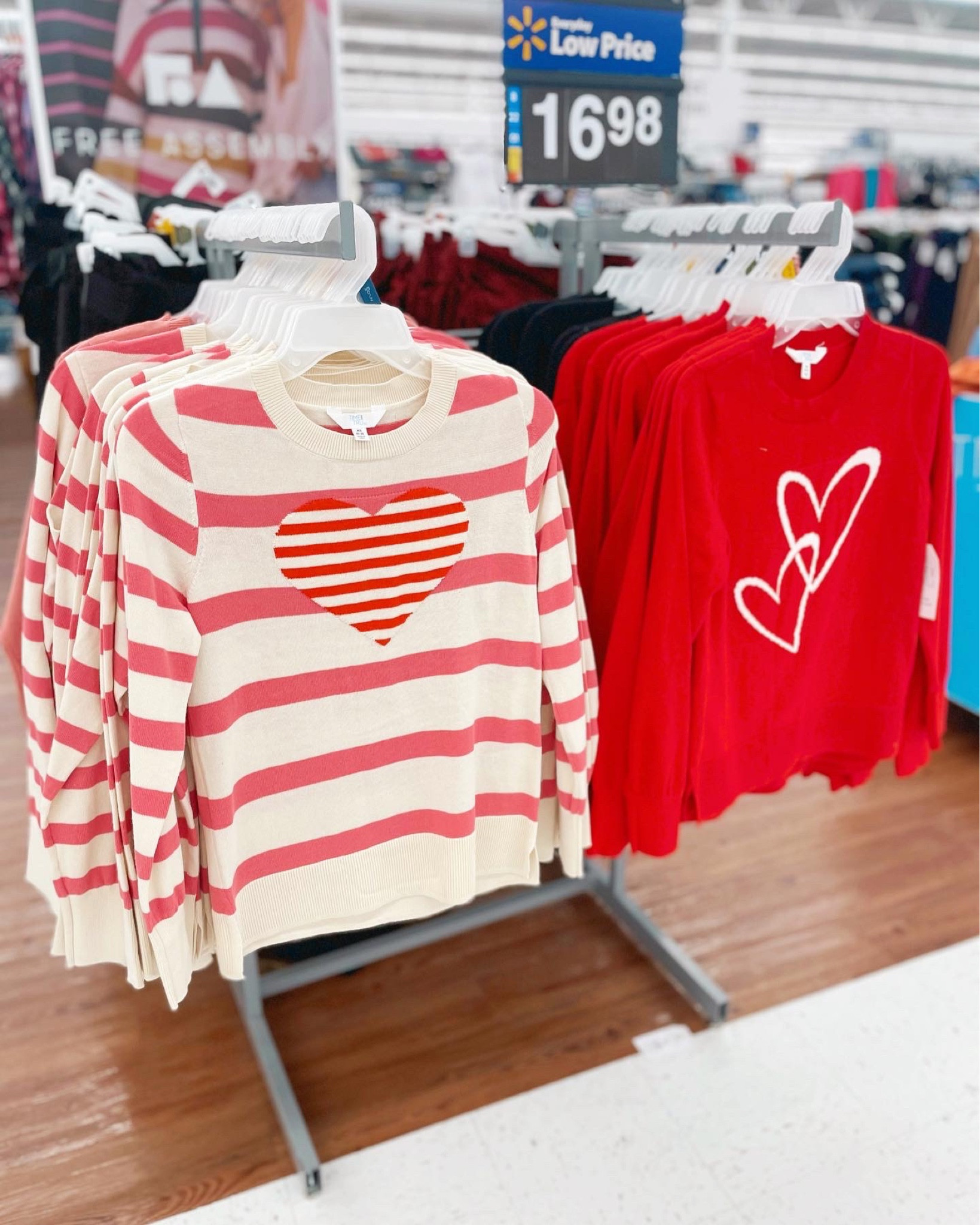 Valentines 💌 items are starting to hit the stores. I spotted these fun sweaters by #timeandtru $16.98 💗❤️
Have you seen these at your local Walmart yet?! Let me know in the comments.
#walmartfashion #valentine

#LTKHoliday