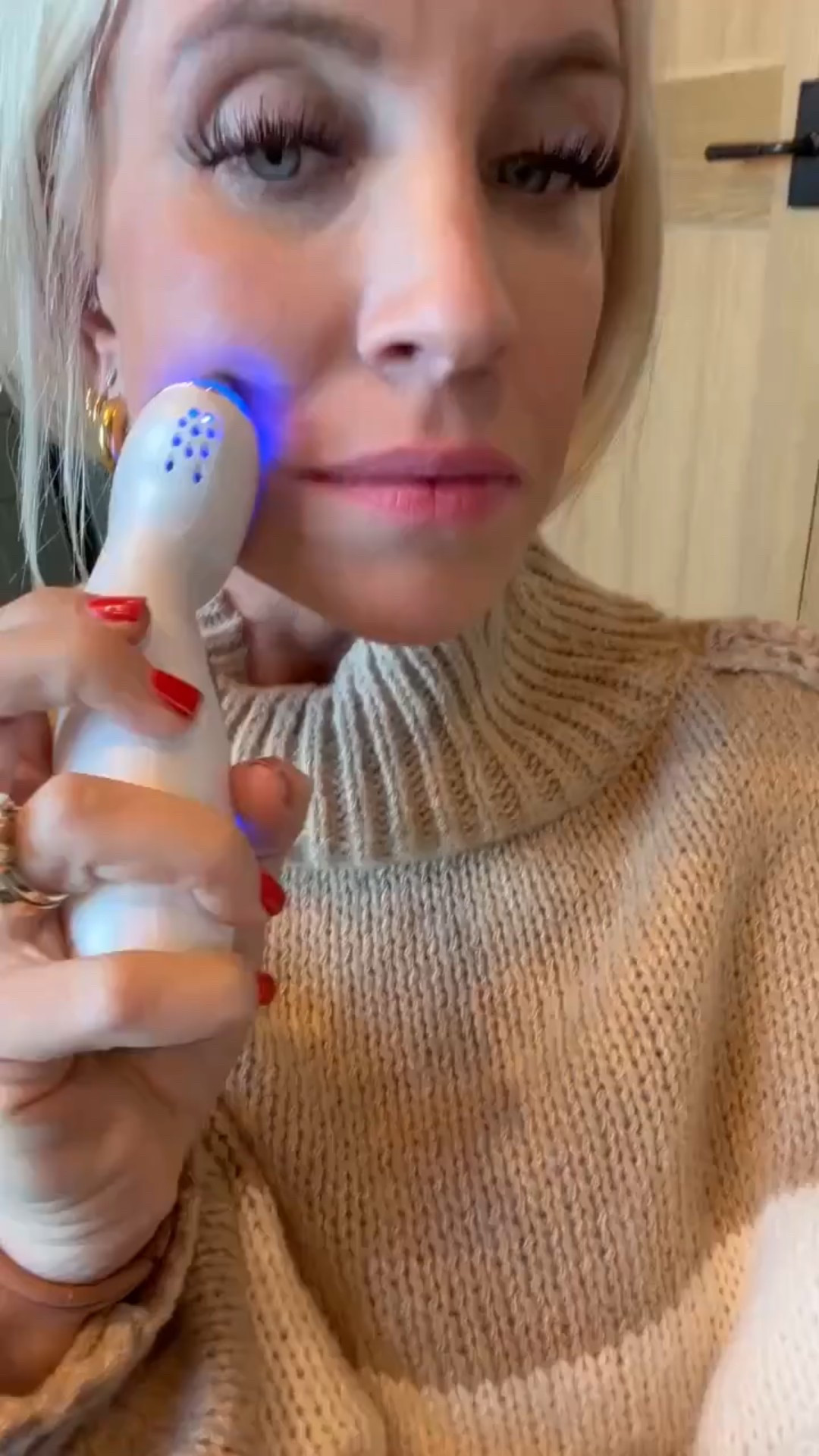 This facial depuffer is 20% off right now!


#LTKBeauty #LTKmorningroutine #LTKselfcare