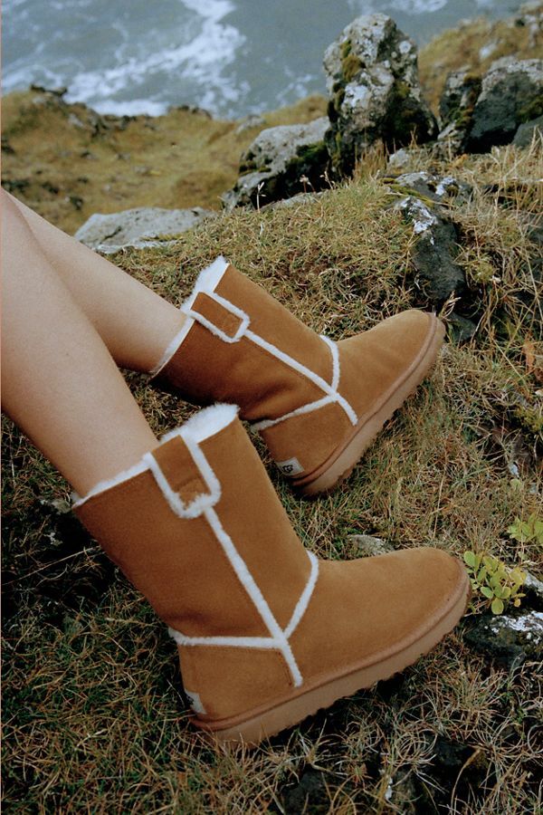 UGG Classic Short Spill Seam Boot | Urban Outfitters (US and RoW)