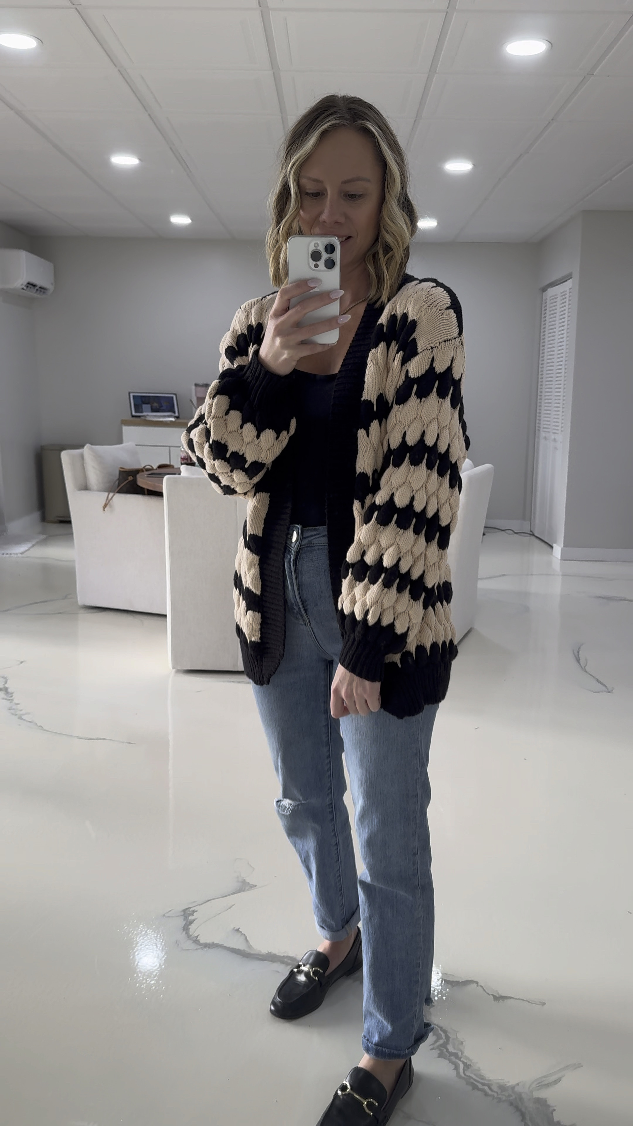 It’s sweater weather with this chunky knit cardigan from Amazon Fashion! 

Fashionably late mom
Cardigan 
Black bodysuit 
Boyfriend jeans
Black loafers
Winter outfit ideas 
