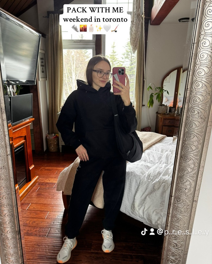 Pack with me

Alo hoodie - s
Alo sweat pants - xs
All yours tees - 4
Alo bra - xs
Steady state hoodies - m
Scuba joggers - s
Scuba shorts - xs
Levi - 26
Homestretch - s
Alo dress pants - xxs
Wundermost - xs
Alo tank - xs
