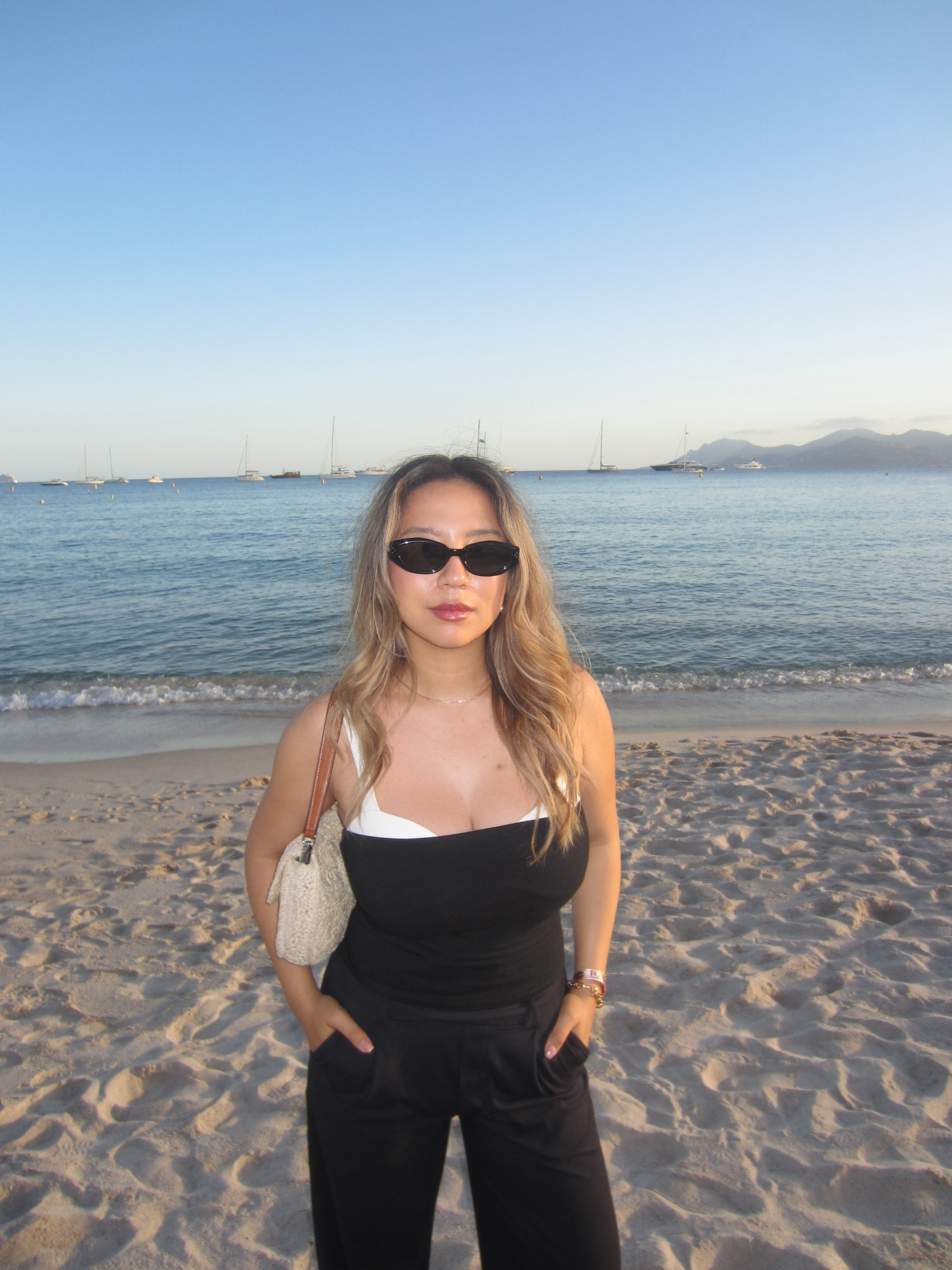 chic black & white outfit & my fav top