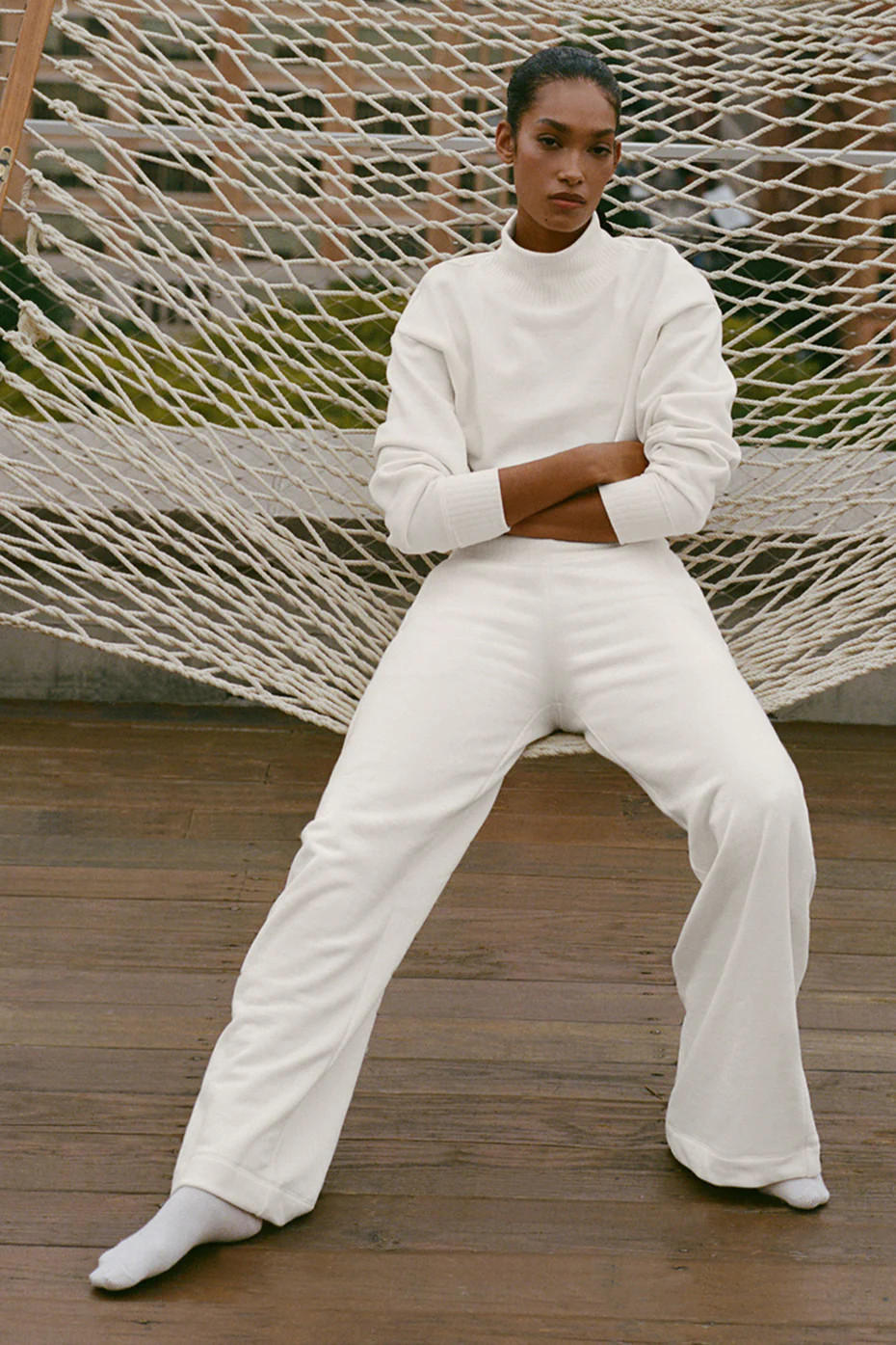 ALO | Serenity Wide Leg Sweatpant in Ivory White, Size: Medium | Alo Yoga (US)