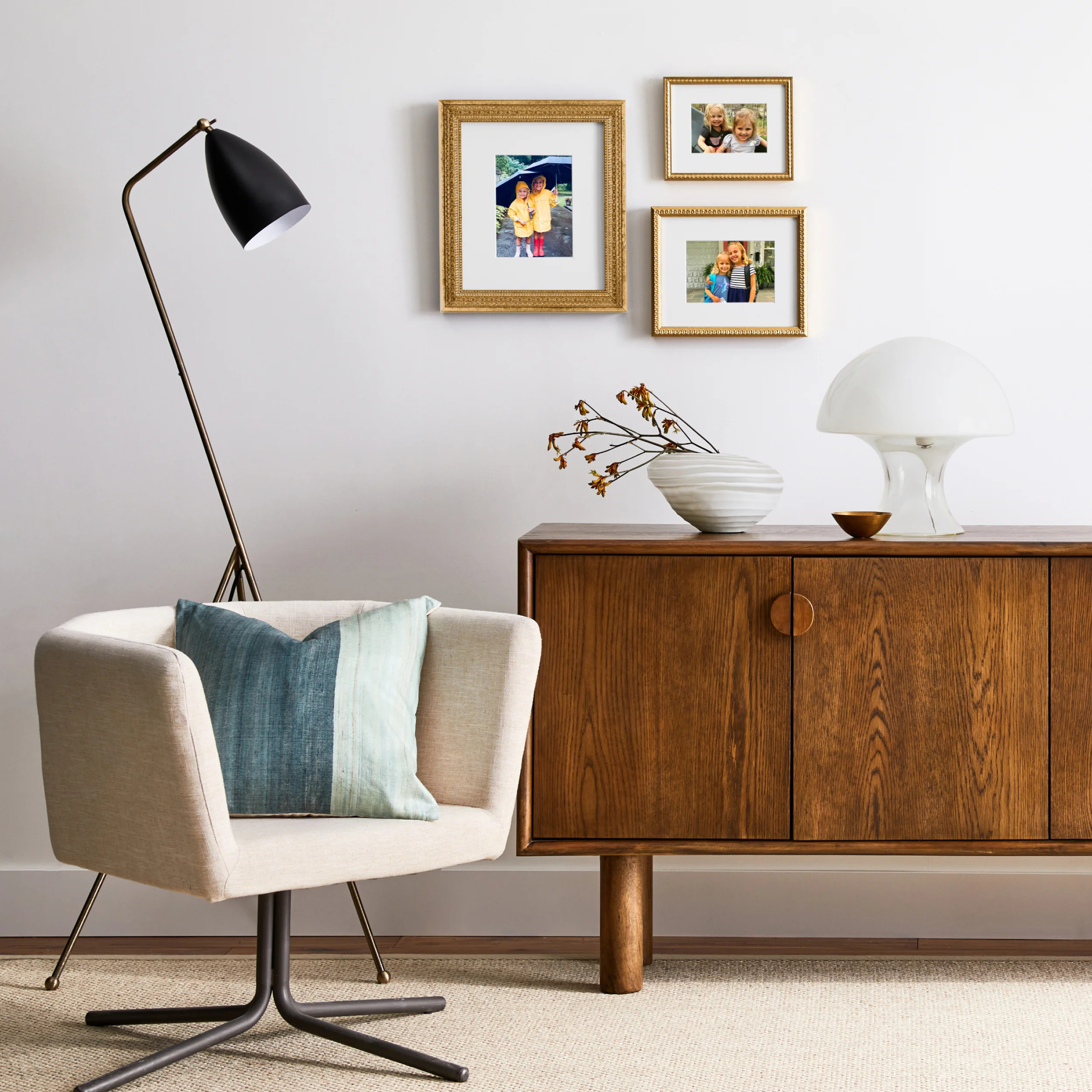 3 Frames | 28" x 20" Display Size | Framebridge