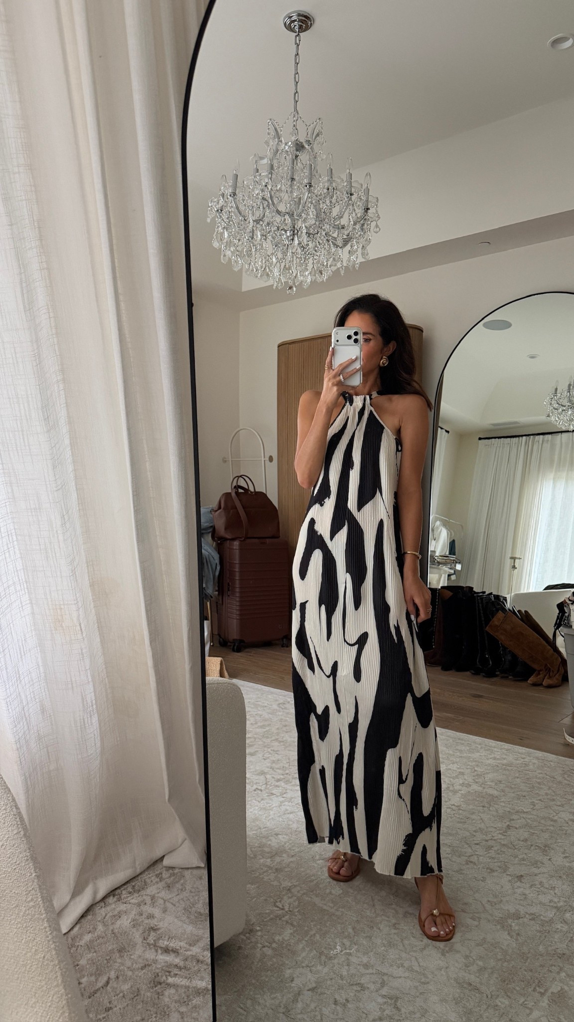 This dress is definitely a statement piece with the B&W. I’m just shy of 5-7” wearing the size small #stylinbyaylin #aylin #amazonfind

#LTKgrwm #LTKOver40 #LTKootd