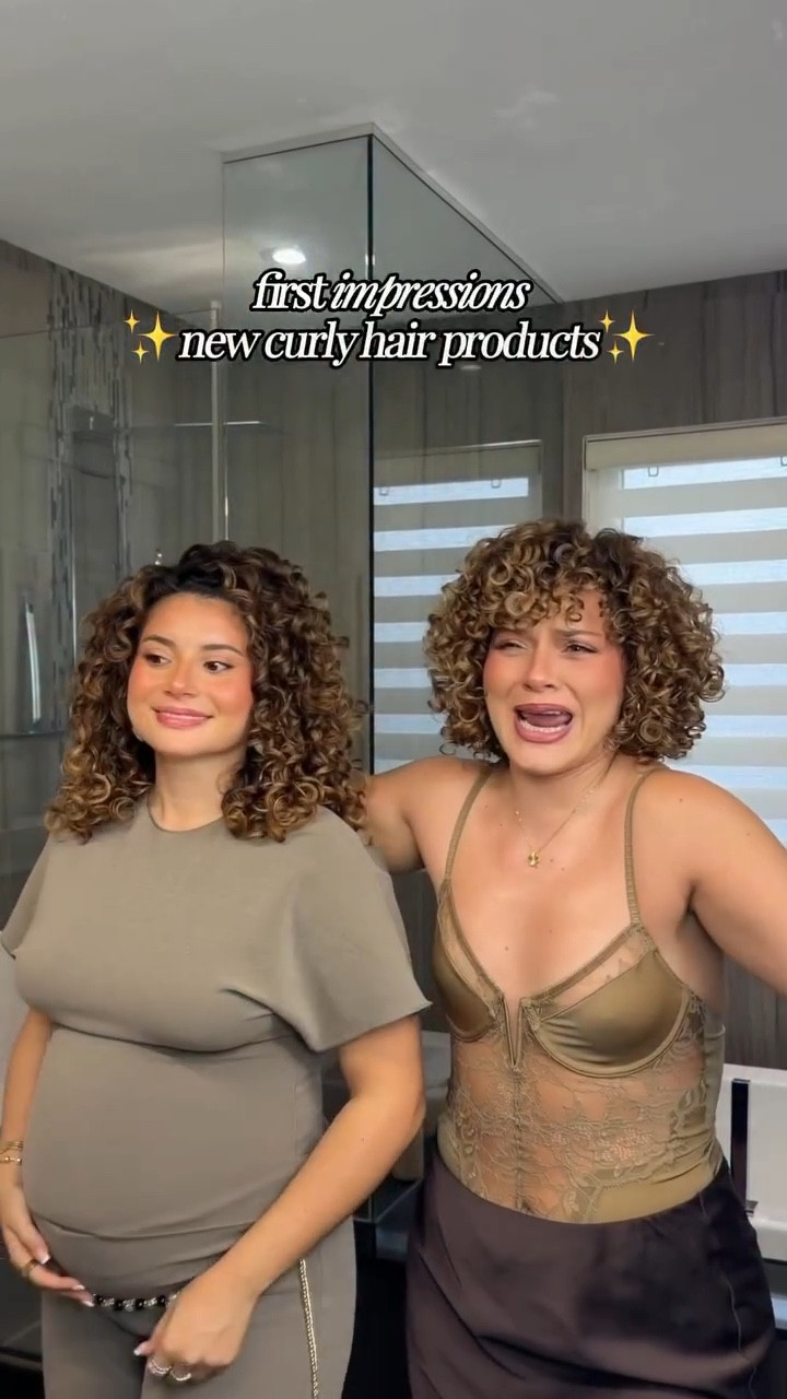 (seester) & me styling sessions sharing our first impressions on both the new @patternbeauty indigo rain collection + the new @bouncecurl slick-dense & slick-flex define edge lift brushes! Comment NEW and we will send you a link to all the products used💙

DISCLAIMER: the new pattern collection is not a new formula BUT a new fresh + bright scent added to their already existing formulas (the leave in, stylinh custard and strong hold styling gel) so although these formulas are not new, the custard and gel are new to us as we never used them before!

DISCLAIMER 2: we have a full review coming of the new bounce curl brushes very soon!! 

What did you think of our results? Would you try any of these??👇🏼