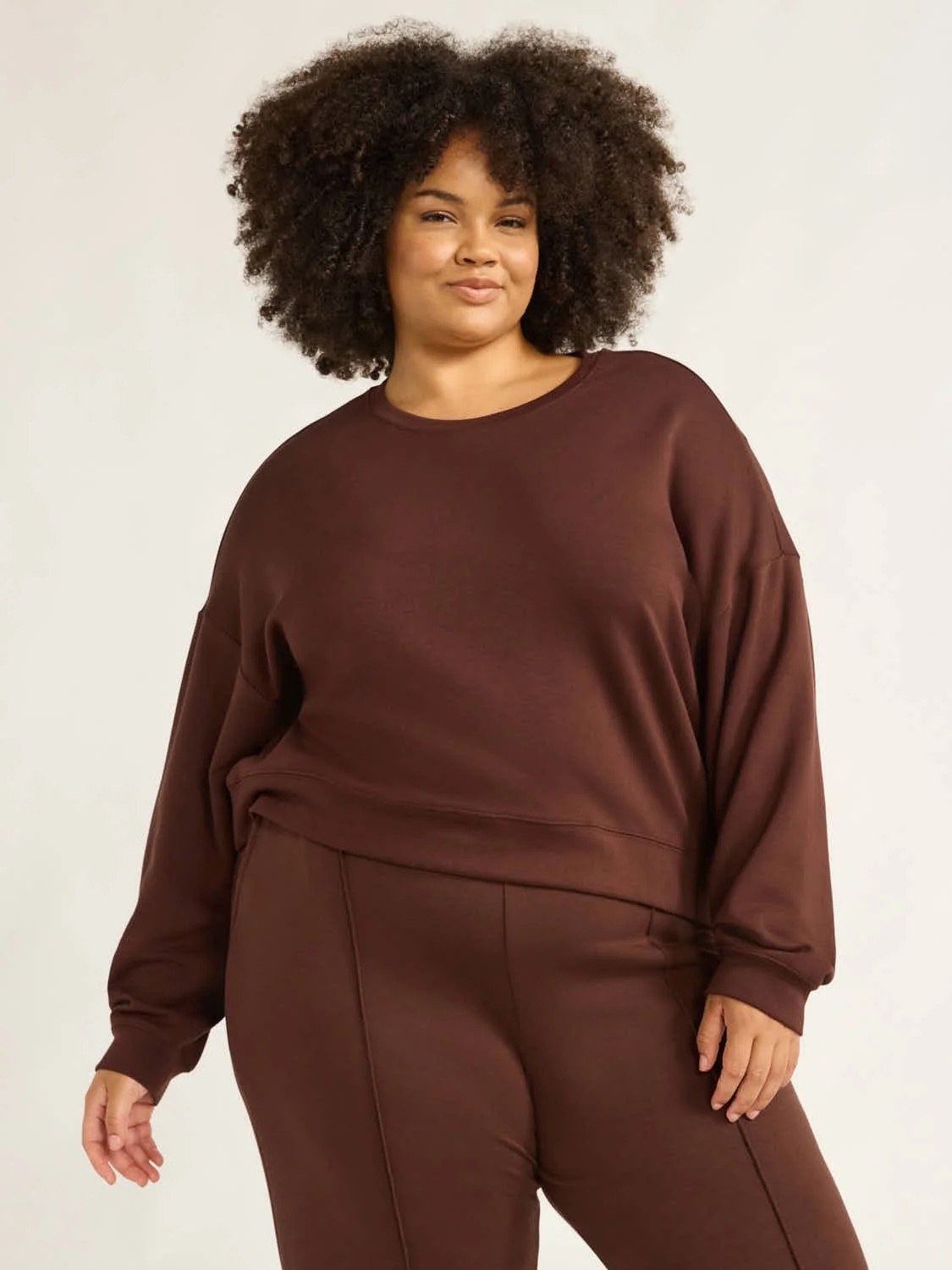 Scoop Women's and Women's Plus Ultimate ScubaKnit Cropped Sweatshirt with Drop Sleeves, Size XS-4... | Walmart (US)