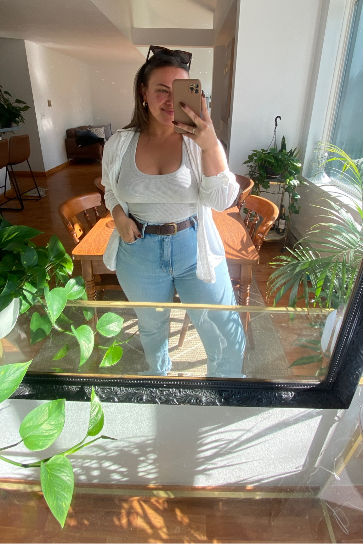 holding onto that sliver of summer sunshine! ⛅️ wearing a Small in the tank, a size XXL in the linen blouse, & a size 32R in the jeans!

#LTKfindsunder100 #LTKmidsize #LTKstyletip