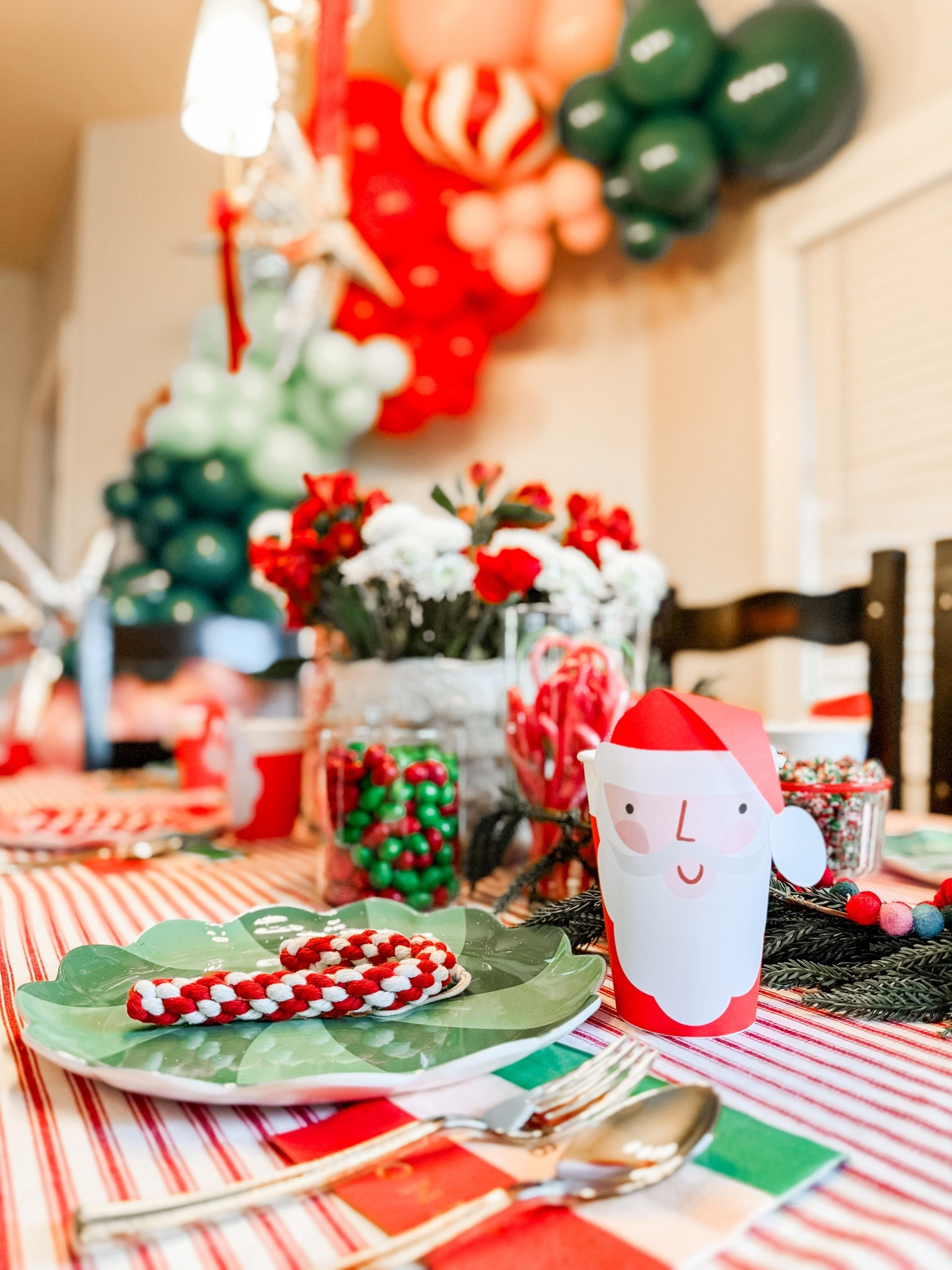 Hosting for the holidays? This would make a great kids table!



#holidayhosting #partydecor #holidaydecor #christmasdecor

#LTKHoliday #LTKHome #LTKSeasonal