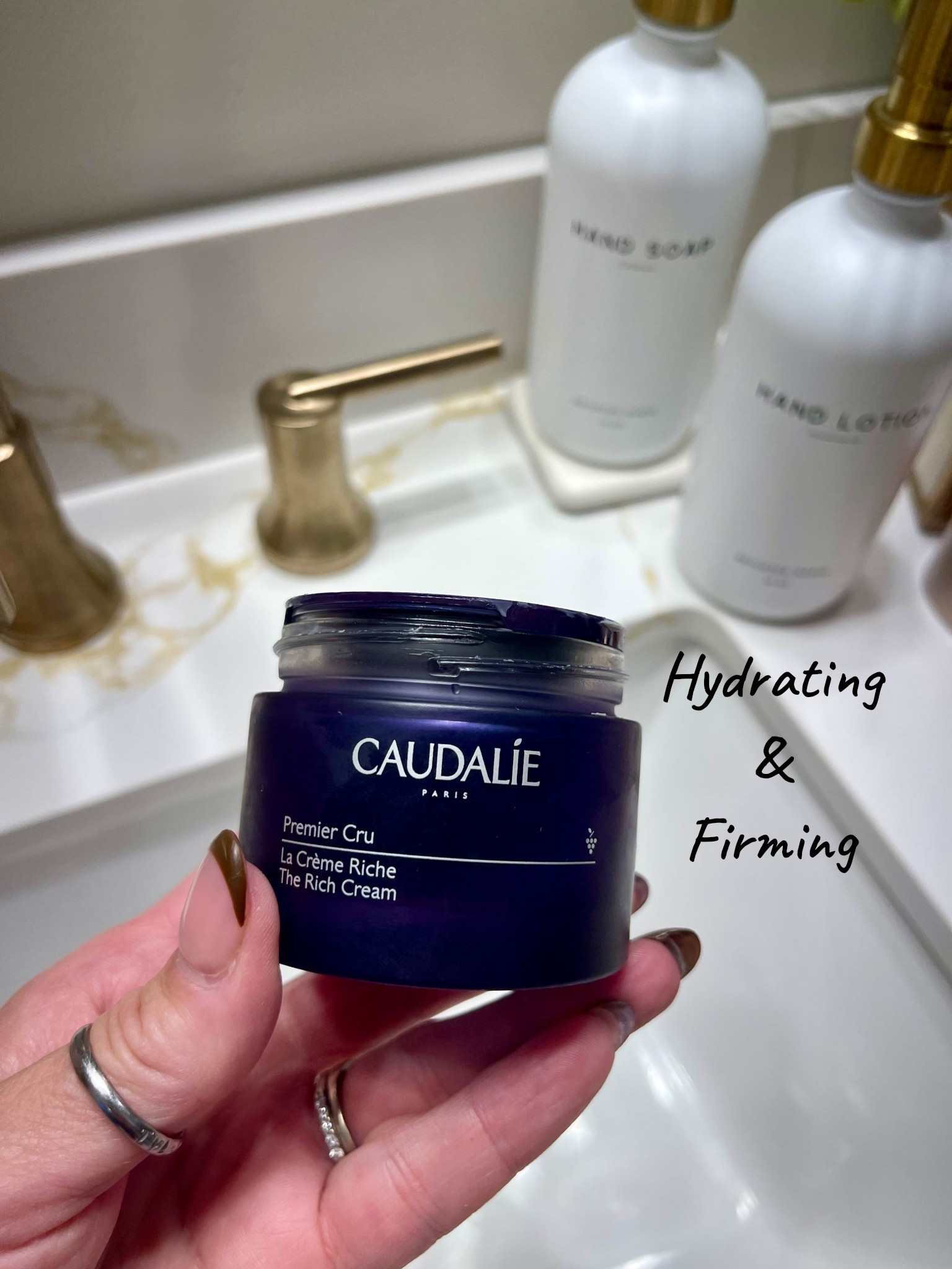 CAUDALÍE rich day cream is so hydrating! I have dry skin & I need a heavier day cream. Works well under my
makeup. Comes in a refillable jar!

Sephora sale, mature skin skincare, over 40 makeup at Sephoraa

#LTKOver40 #LTKSaleAlert #LTKBeauty