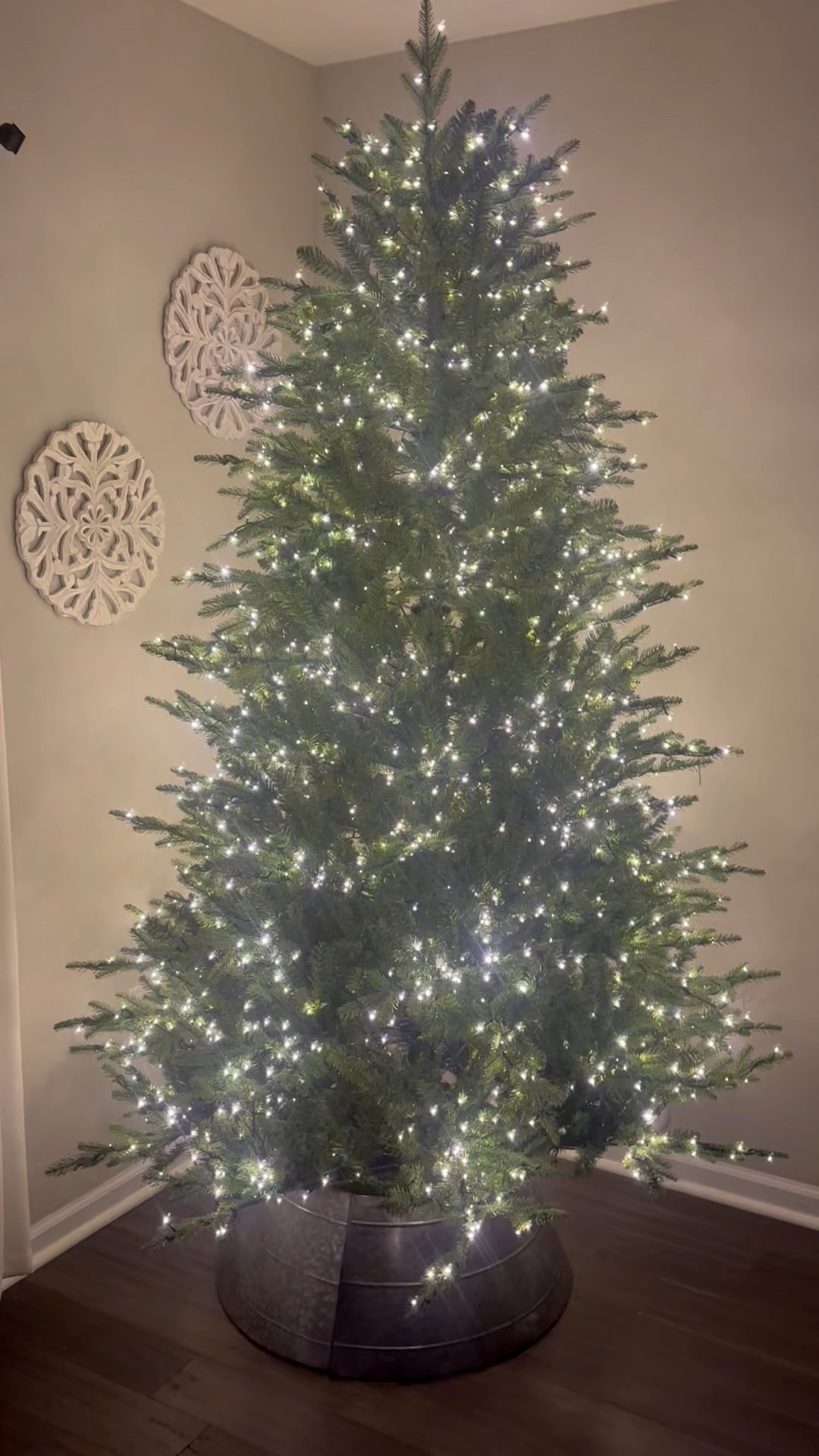 Finally got the viral Christmas tree and it was sooo worth it 🌲 



#LTKHoliday #LTKSeasonal #LTKHome