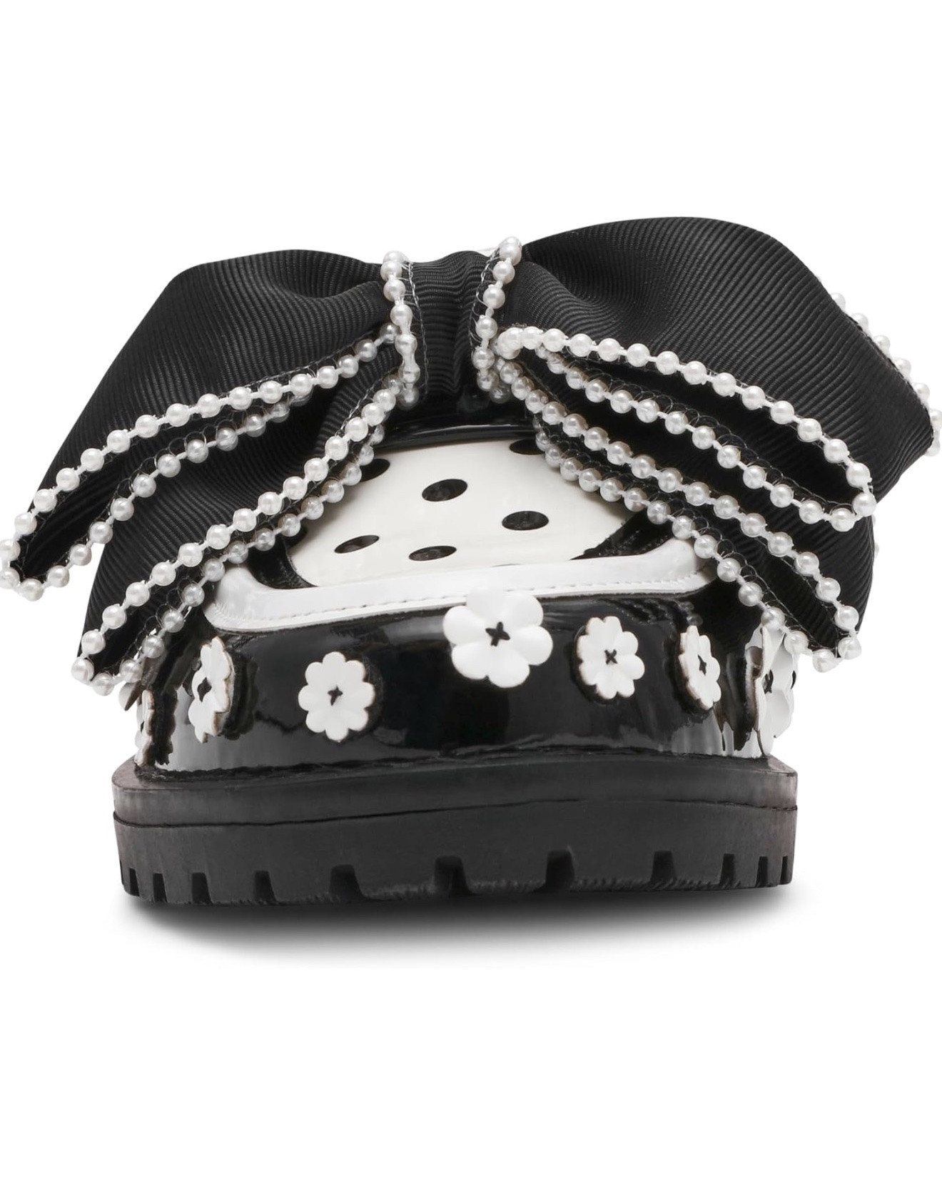 These shoes had me at the BOW 🎀🖤 The pearls + floral details make them way too cute! Definitely a statement shoe for the girls who love a little extra. ✨

#LTKFinds #ShoeFinds #BowShoes #FashionFinds #LTKStyle
