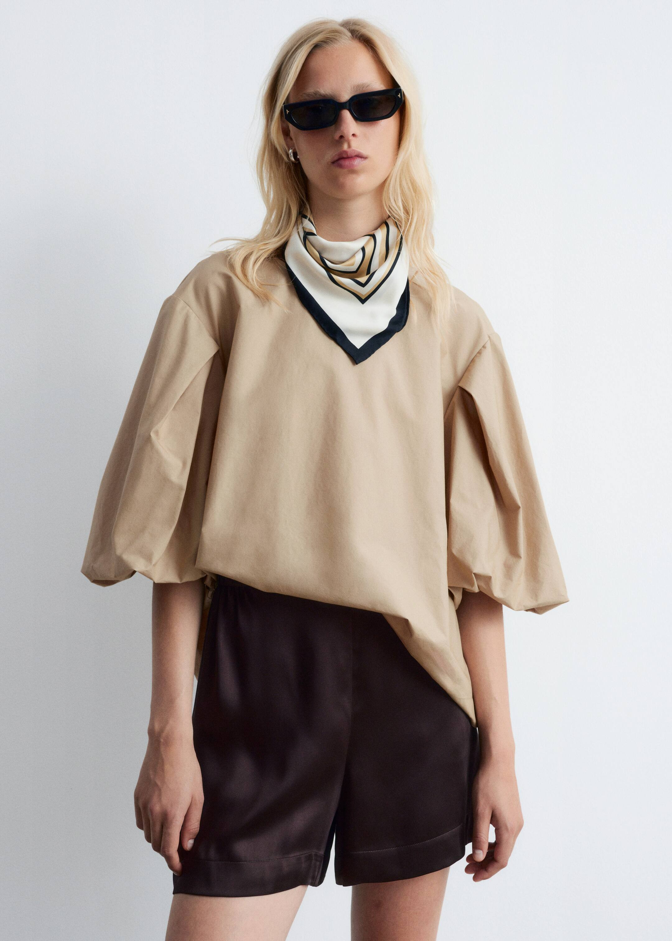 Blusa con voluminosas mangas abullonadas | H&M (FR, IT, ES, PT, BE)