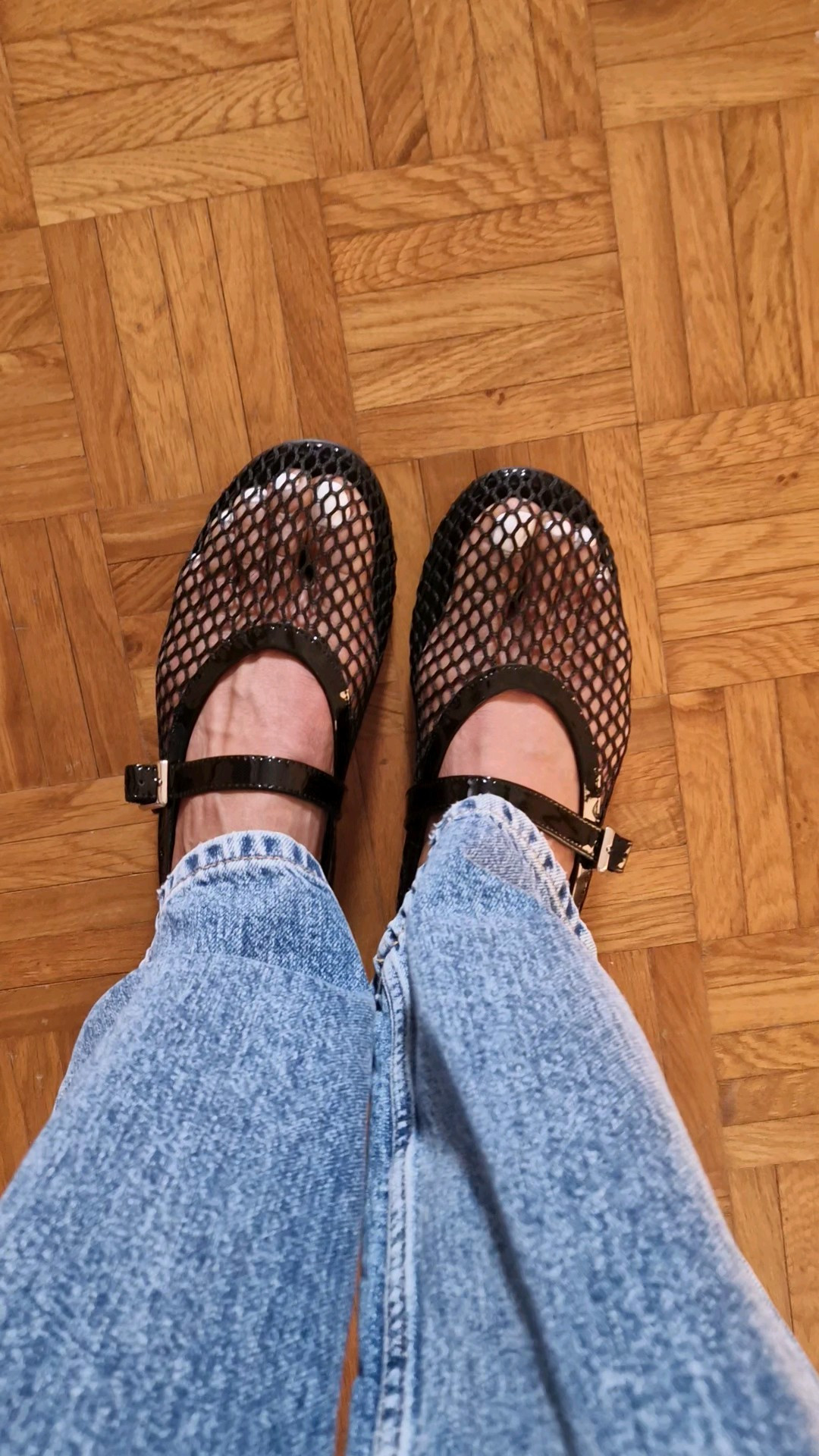 Ballet flats are back! And this season, it’s all about the mesh trend. I’ve linked my favorites so you can step into spring in style! 


#MeshBalletFlats #SpringShoes #LTKSpring #BalletFlatsTrend #ChicAndComfy #SpringStyle2025 #LTKFinds #OOTD 

 #LTKStyleTip #LTKShoeCrush #LTKWatchNow
