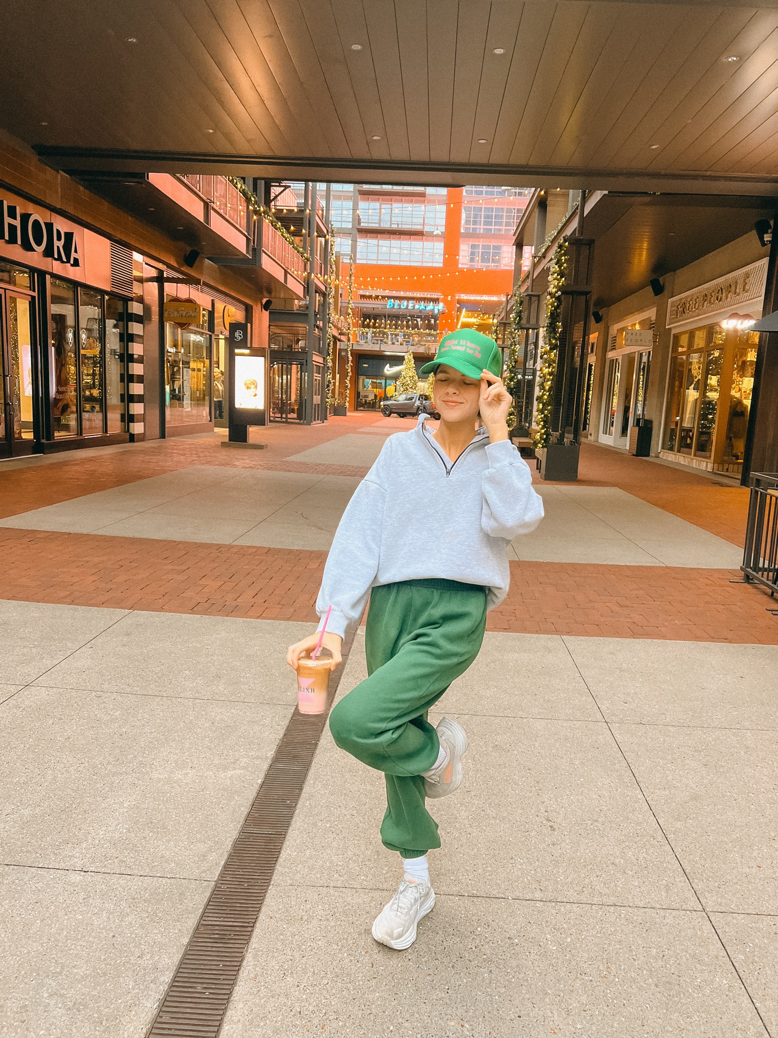 Sweater weather — morning coffee run in Nashville 🤎

#LTKfitness #LTKSeasonal #LTKtravel