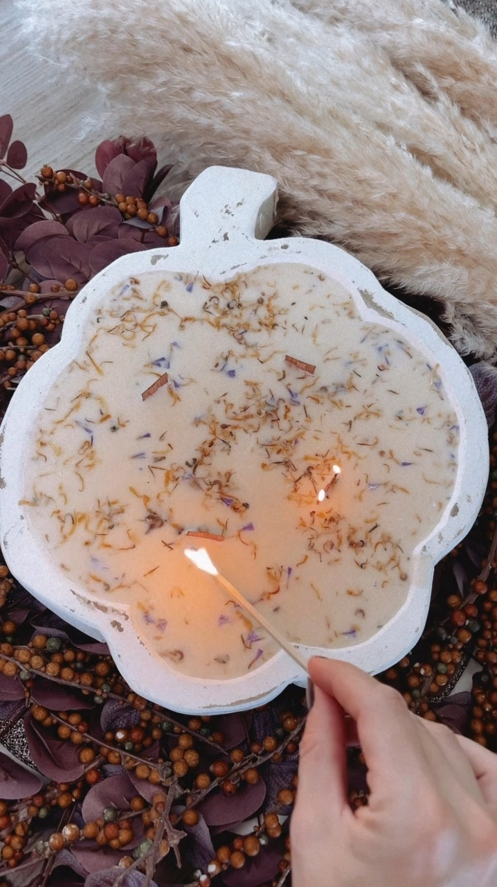 Cozy up this fall with this giant woodwick candle from @abandonedcakes ! The warm crackle and sweet pumpkin scent instantly set the mood for crisp autumn nights. 🍂 Perfect for adding that extra touch of cozy to your home!

Shop the links below 👇🏻 

 #FallVibes #CozyHome #ad #PumpkinEverything #LTKhome

#LTKFindsUnder100 #LTKSeasonal