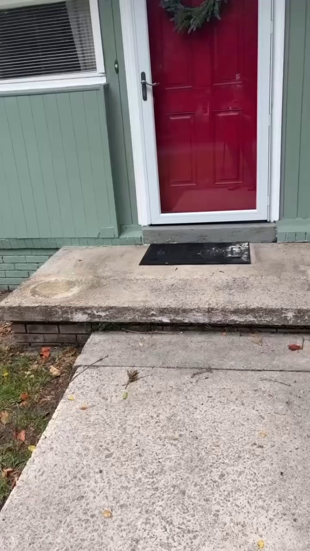 If you are looking to make a change or a transformation in the entrance of your home, this idea is perfect for you

Si estás buscando hacer un cambio oh una transformación en la entrada de tu hogar esta idea es perfecta para ti

#exterior #artificialplant #vitalisimo #outside #plant #viral #motiva #crea #inspira#usa #viralvideos

#LTKActive #LTKHome #LTKSaleAlert