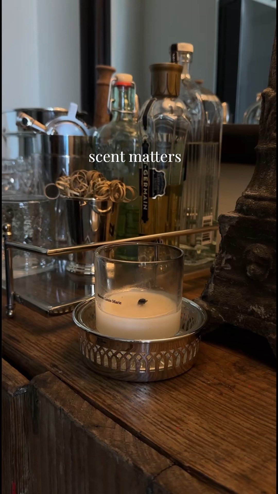 Scent is No.04. Outfit details: I’m in size M (dark gray) in sweatpants & size M in T-Shirt. 