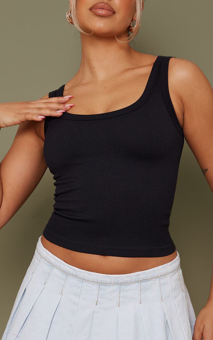 Black Snatched Rib Scoop Tank | PrettyLittleThing US