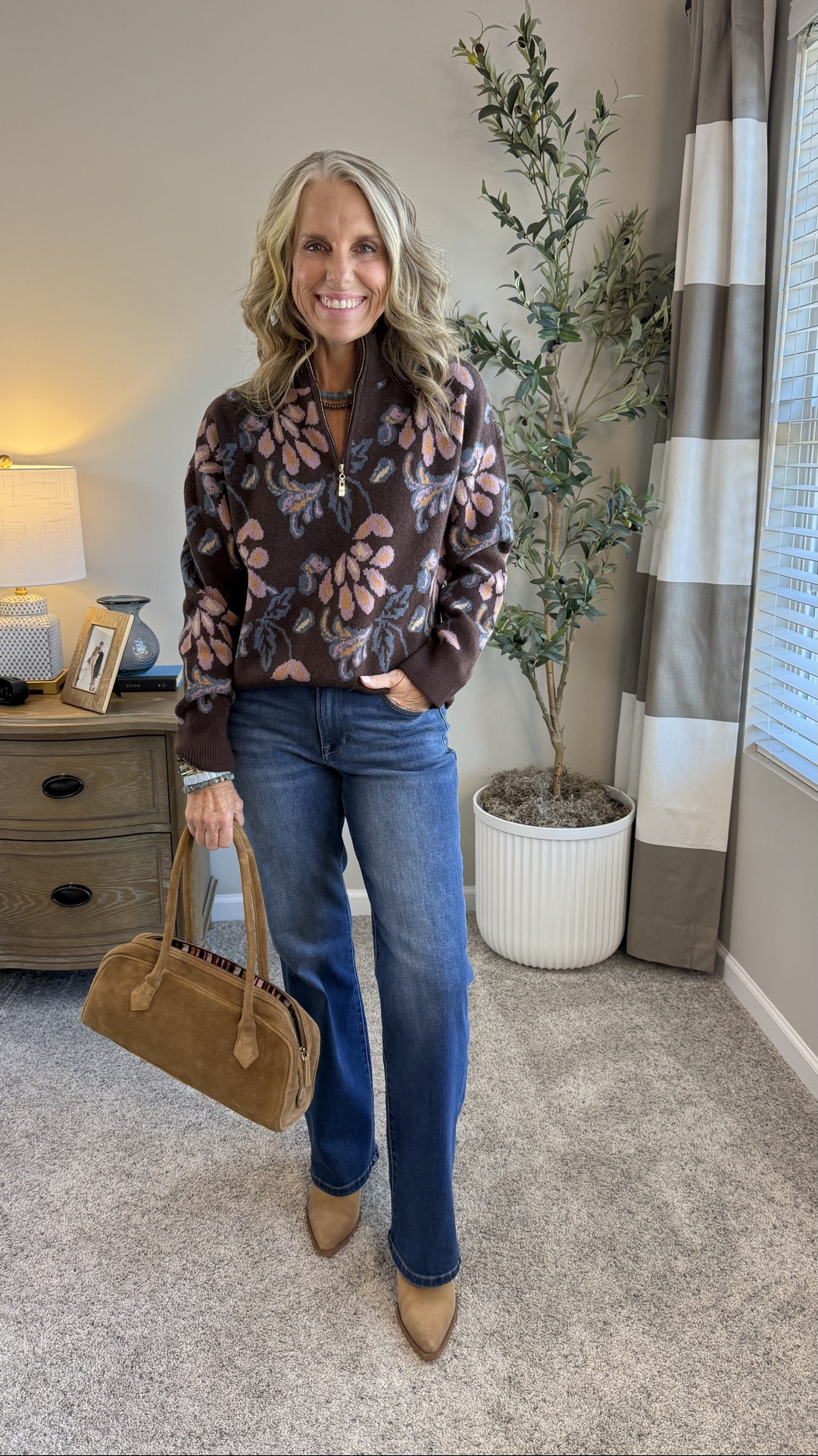 Yahoo! @Avara brought back one of my favorite sweaters and it’s perfect with this new pair of jeans. Wearing small and 27 jeans
Use COAST20 on Allie + Bess