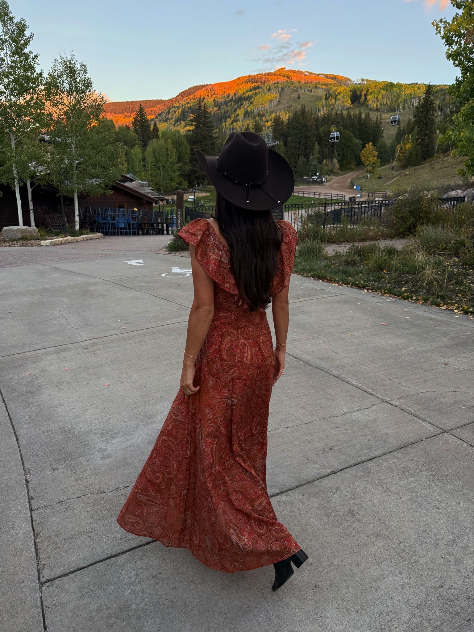 wearing size XS in dress and linking similar hats!

#LTKootd #LTKstorytime