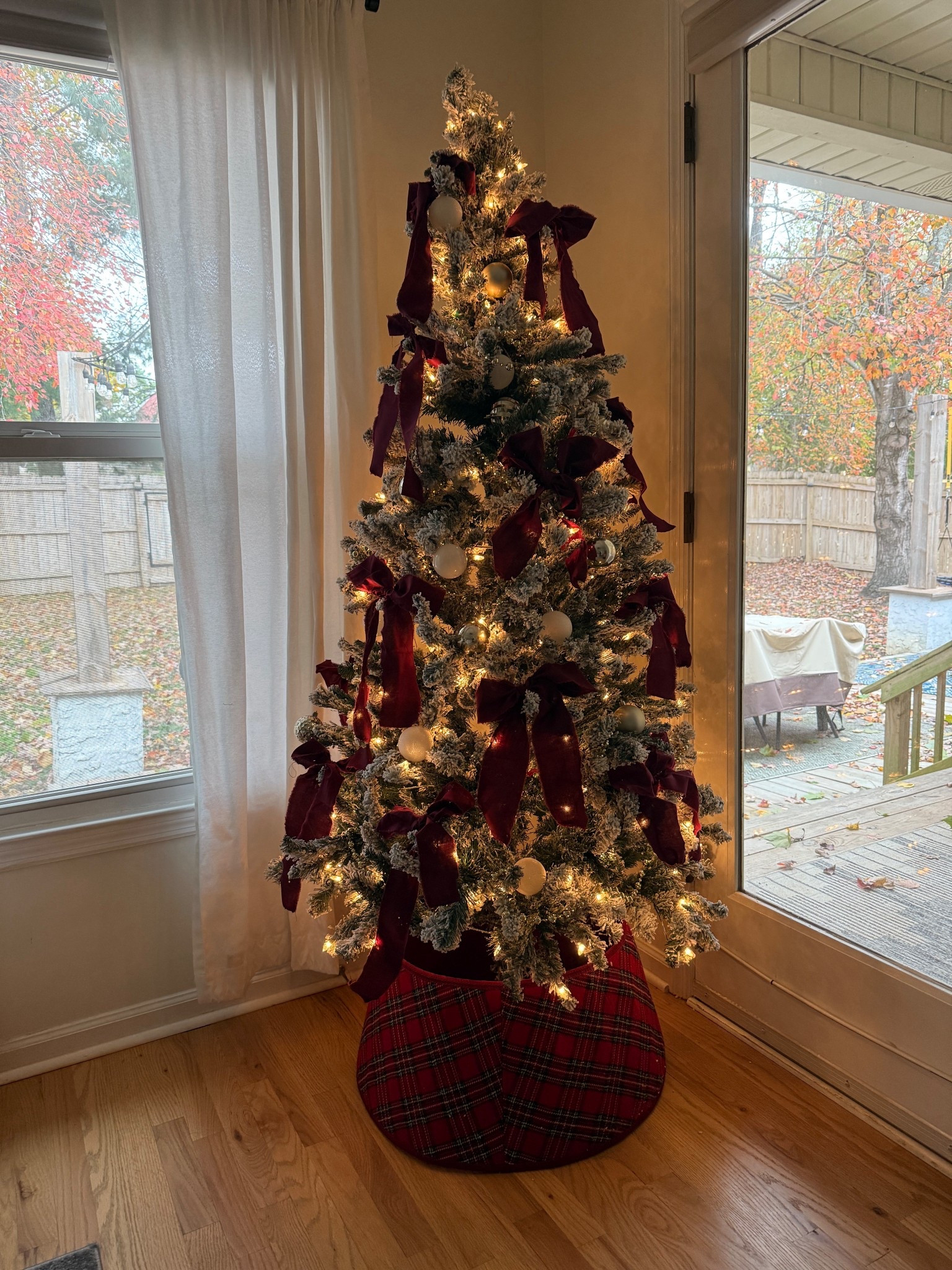 Christmas tree // Christmas decor // home decor 

#LTKHoliday #LTKSeasonal #LTKStyleTip