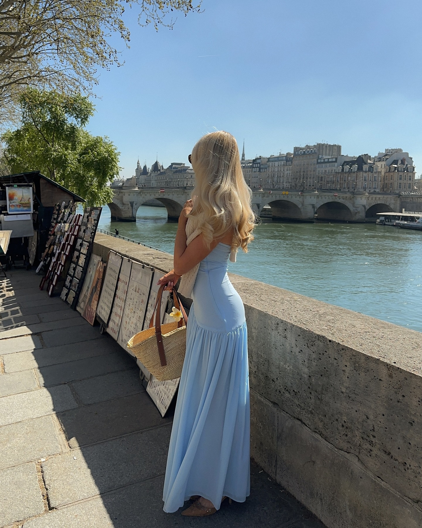 Summer’s in the air 🦋🧺🍋