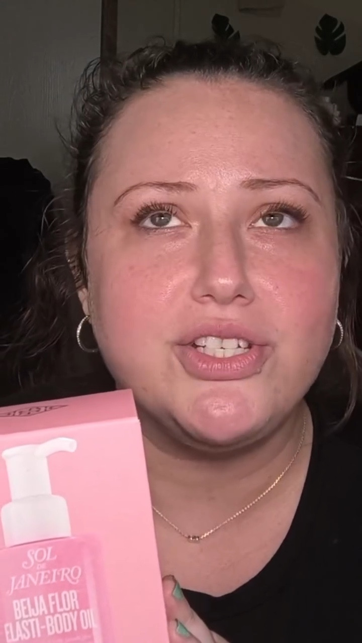 Get the @the.iris.app like yesterday! If you don't have this app, what are you doing???? LINKS ARE IN MY BIO & STORY! GET YOUR FREE COINS AND DROPS! @soldejaneiro #irisapp #soldejaneiro #skincare #bodyoil #beautygram #beauty