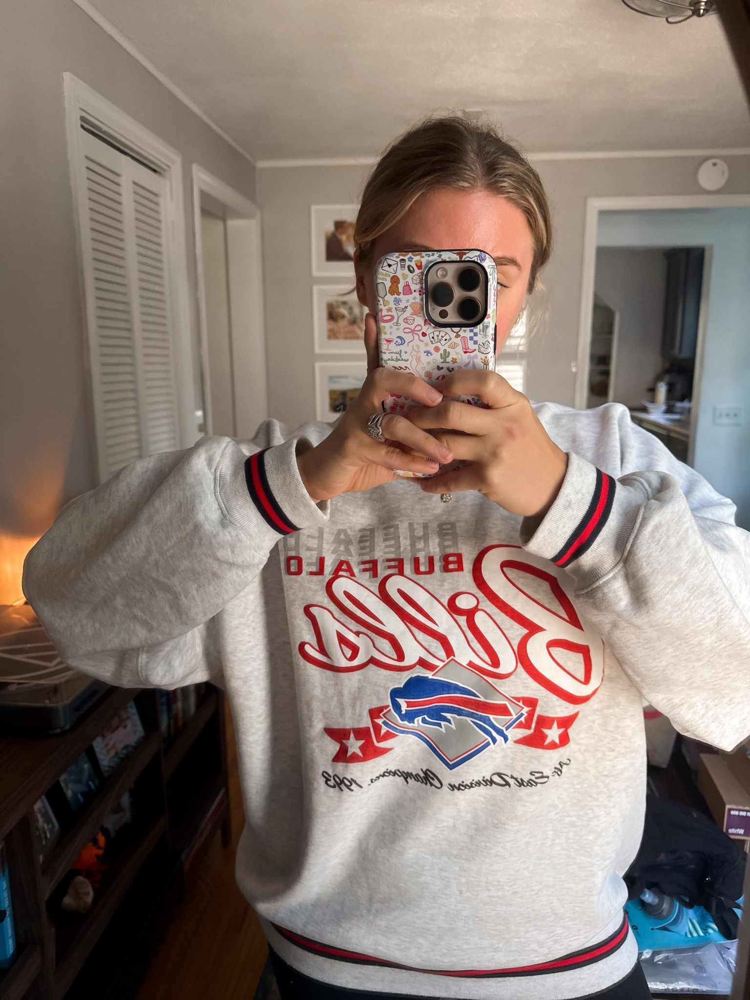 buffalo bills sweatshirt from Abercrombie 

#LTKFindsUnder100 #LTKStyleTip #LTKSeasonal