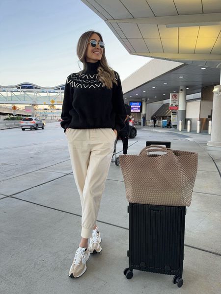 Traveling comfortably and stylish. Comfortable pants and sweater 
New balance 327 sneakers 



#LTKstyletip #LTKSeasonal #LTKtravel