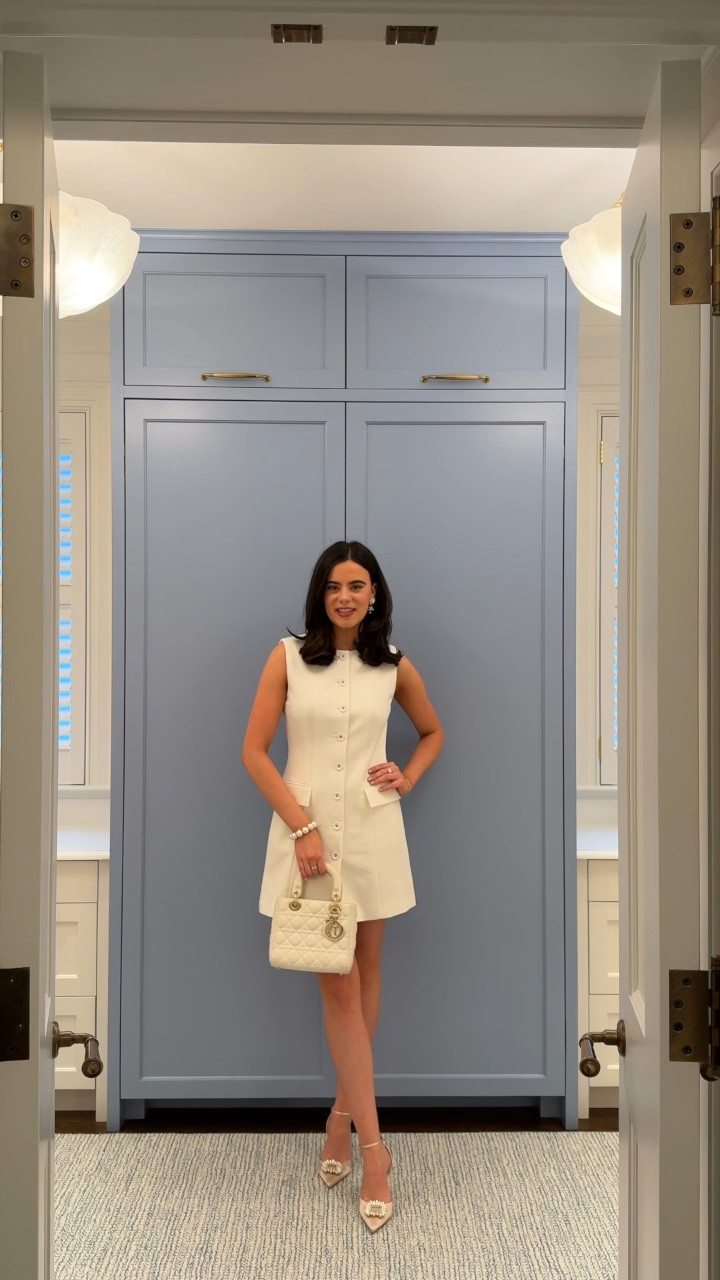 A great white dress option for my brides or grads! This one is from Dillard’s and can be styled so many different ways!🦢