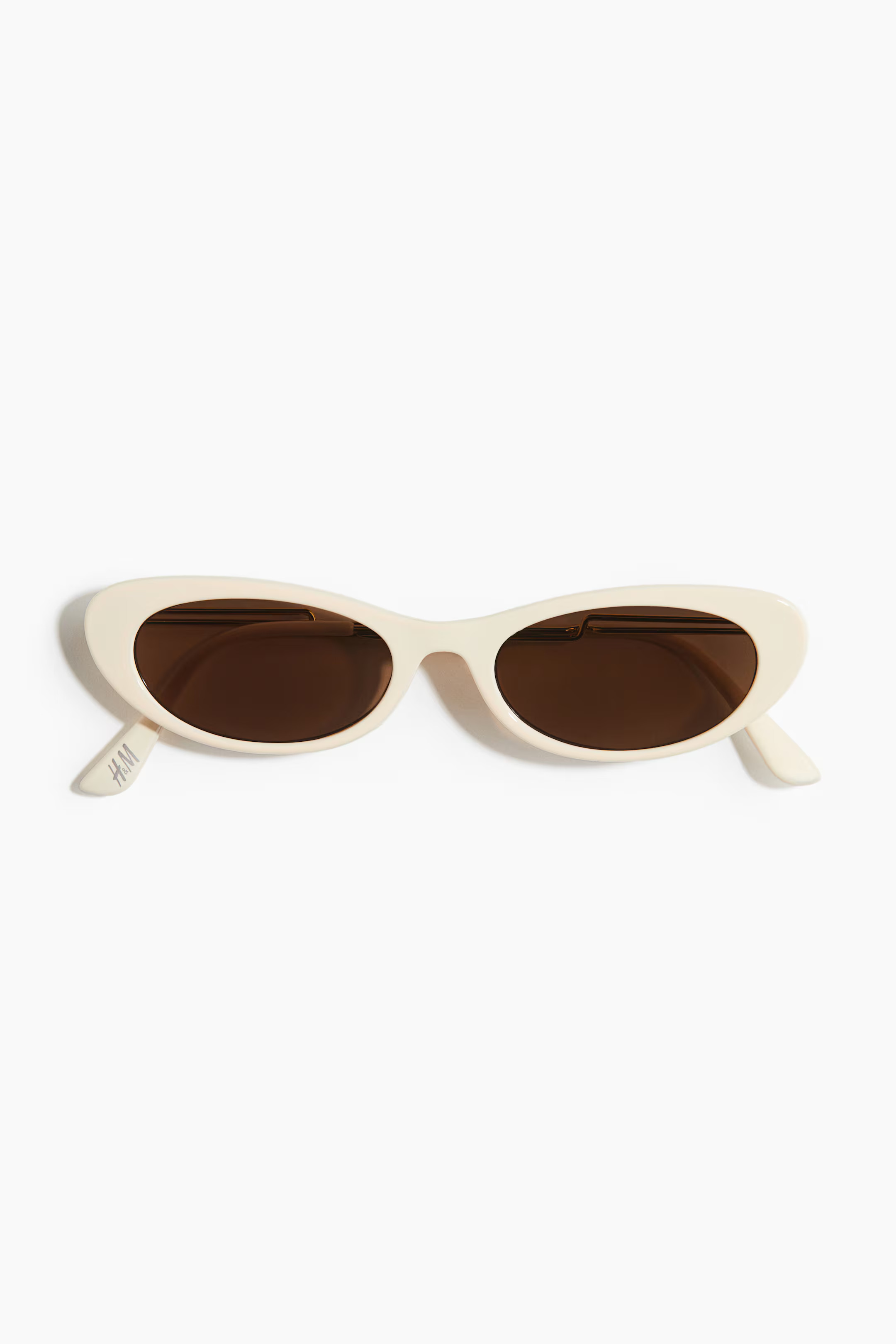 Cat-eye sunglasses | H&M (UK, MY, IN, SG, PH, TW, HK)