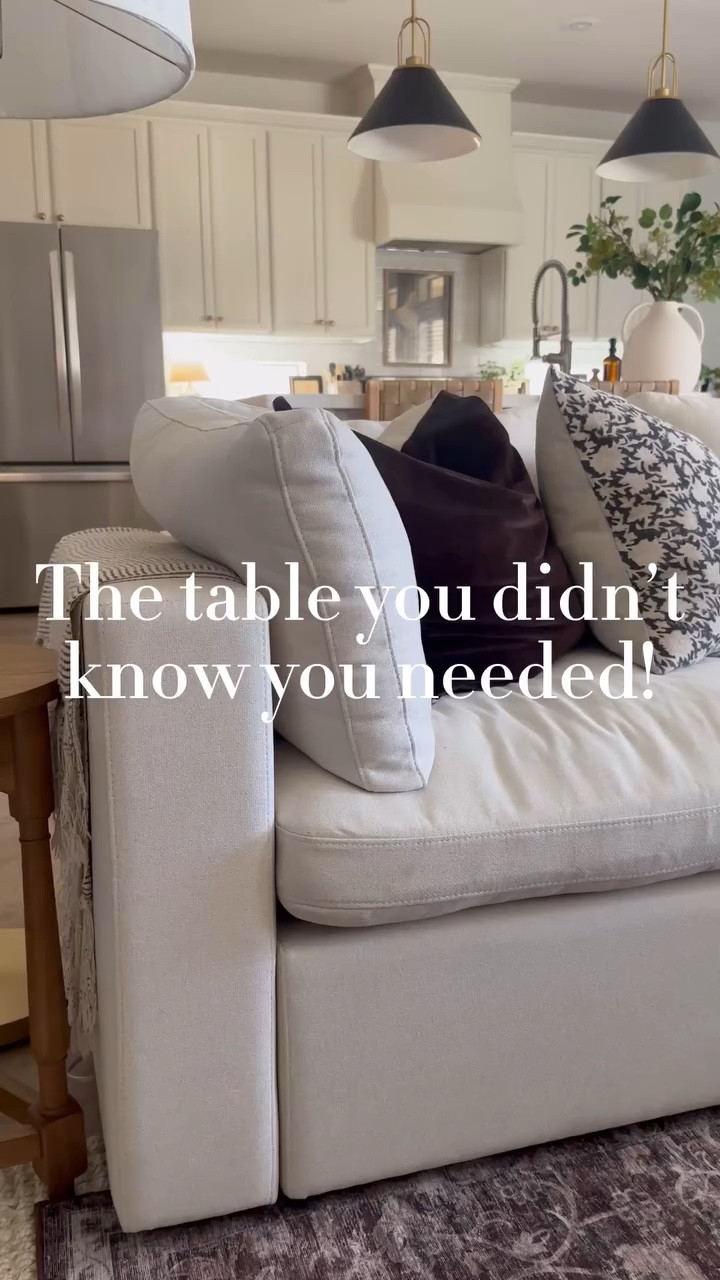 There’s a reason this table is sold out and selling out sooo fast! I love the scalloped detailing on it and the brown color is a 10/10 my friends! 😘
Save this for later! 
.
.
.
#budgetfriendlydecor #affordablehomedecor  #stylewithme #dailyreels #reelsinstagram #homeinspo #reelitfeelit #interiorinspiration #designonadime #designonabudget #budgetfriendly #homedecor #boujieonabudget #makehomeyours #smmakelifebeautiful
#howedwell #howyouhome #myneutralhome #dailydecordose #ａｅｓｔｈｅｔｉｃ @target @studiomcgee