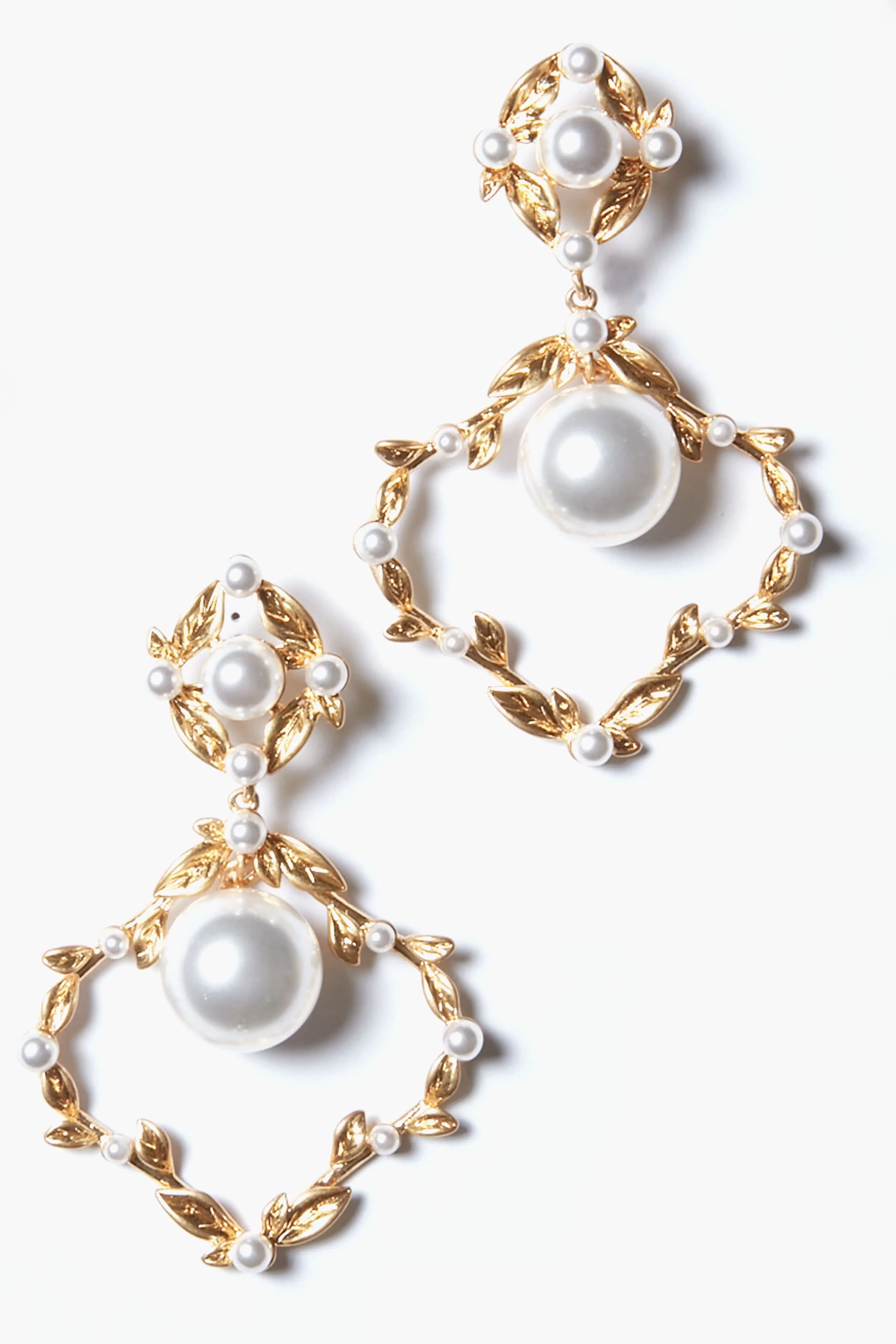 Pearl and Gold Laurelle Earrings | Tuckernuck (US)