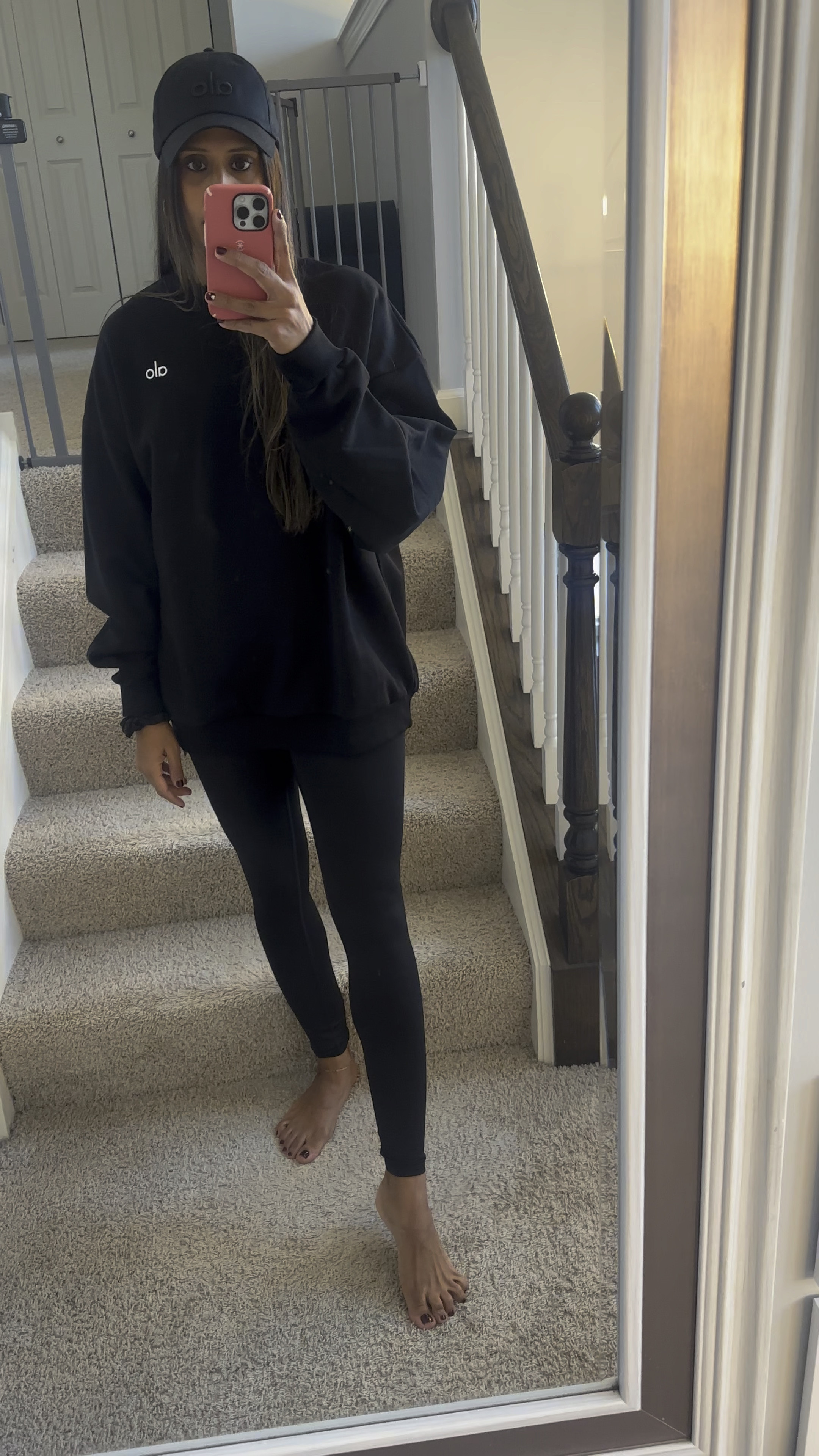 First alo purchase and I am obsessed! Great quality and very comfortable 🖤🖤

#LTKVideo #LTKSeasonal #LTKfitness