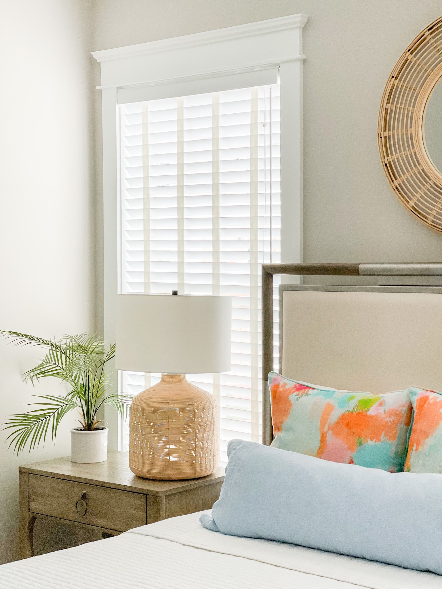 Loving these new oversized rattan lamps we added to one of the guest bedrooms at Hola Beaches! They add a coastal vibe to the linen pillows and are such a great designer look for less option.
.
#ltkhome #ltkunder100 #ltksalealert #ltkseasonal #ltkfind

#LTKunder100 #LTKsalealert #LTKhome