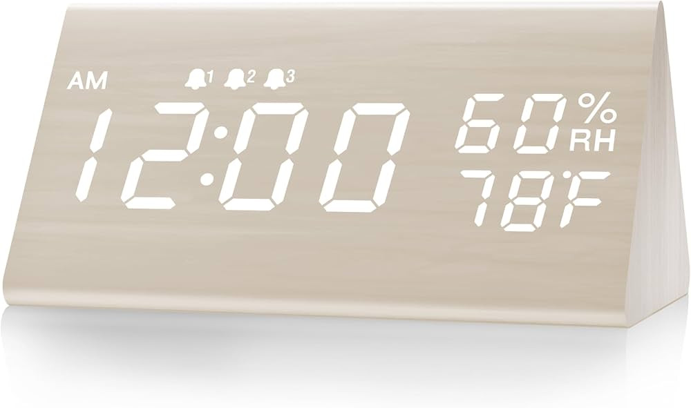 Reloj despertador digital, con pantalla LED electrónica de madera, 3 ajustes de alarma, detecci... | Amazon (US)